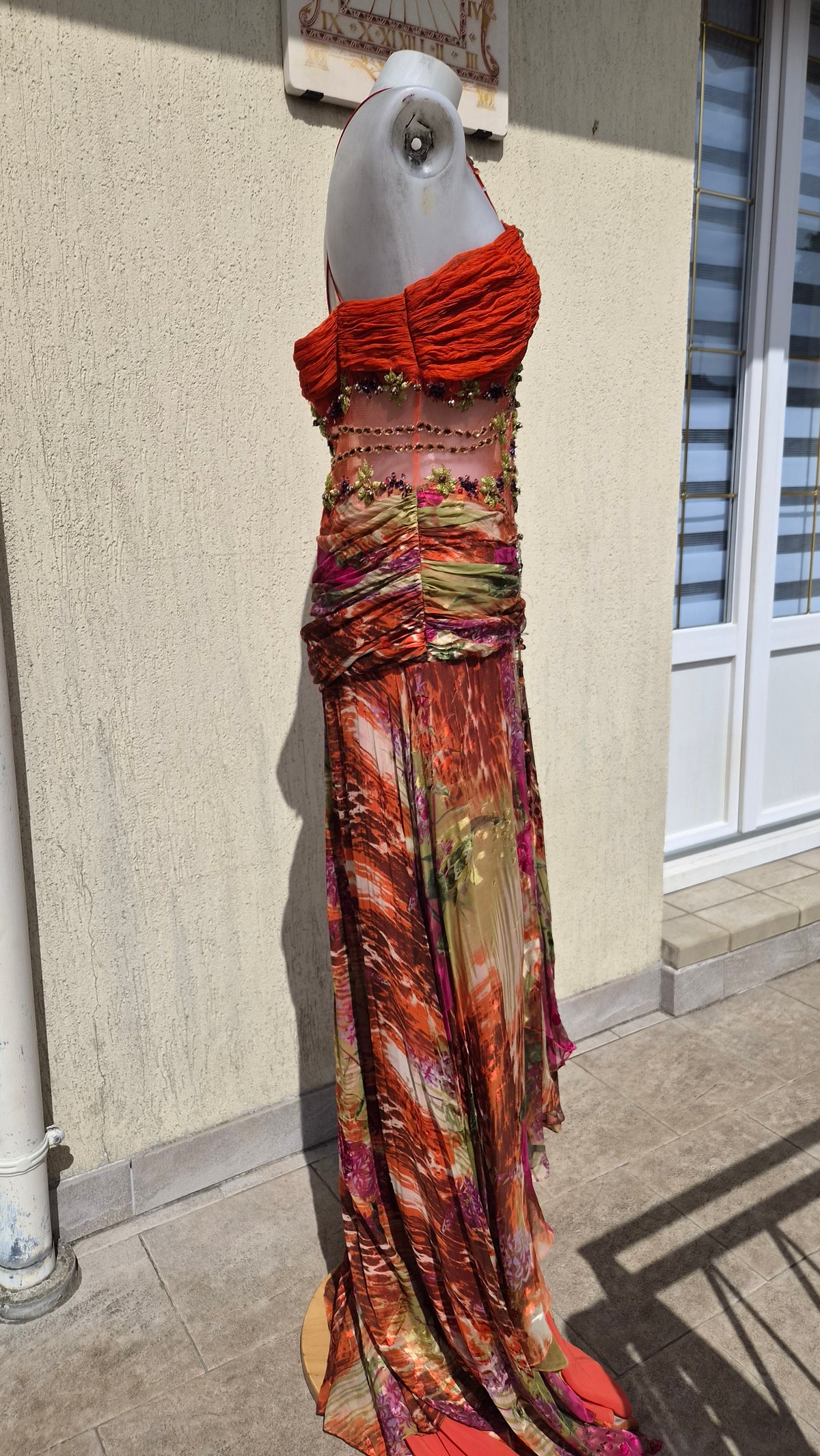 Robe bustier en soie brodée