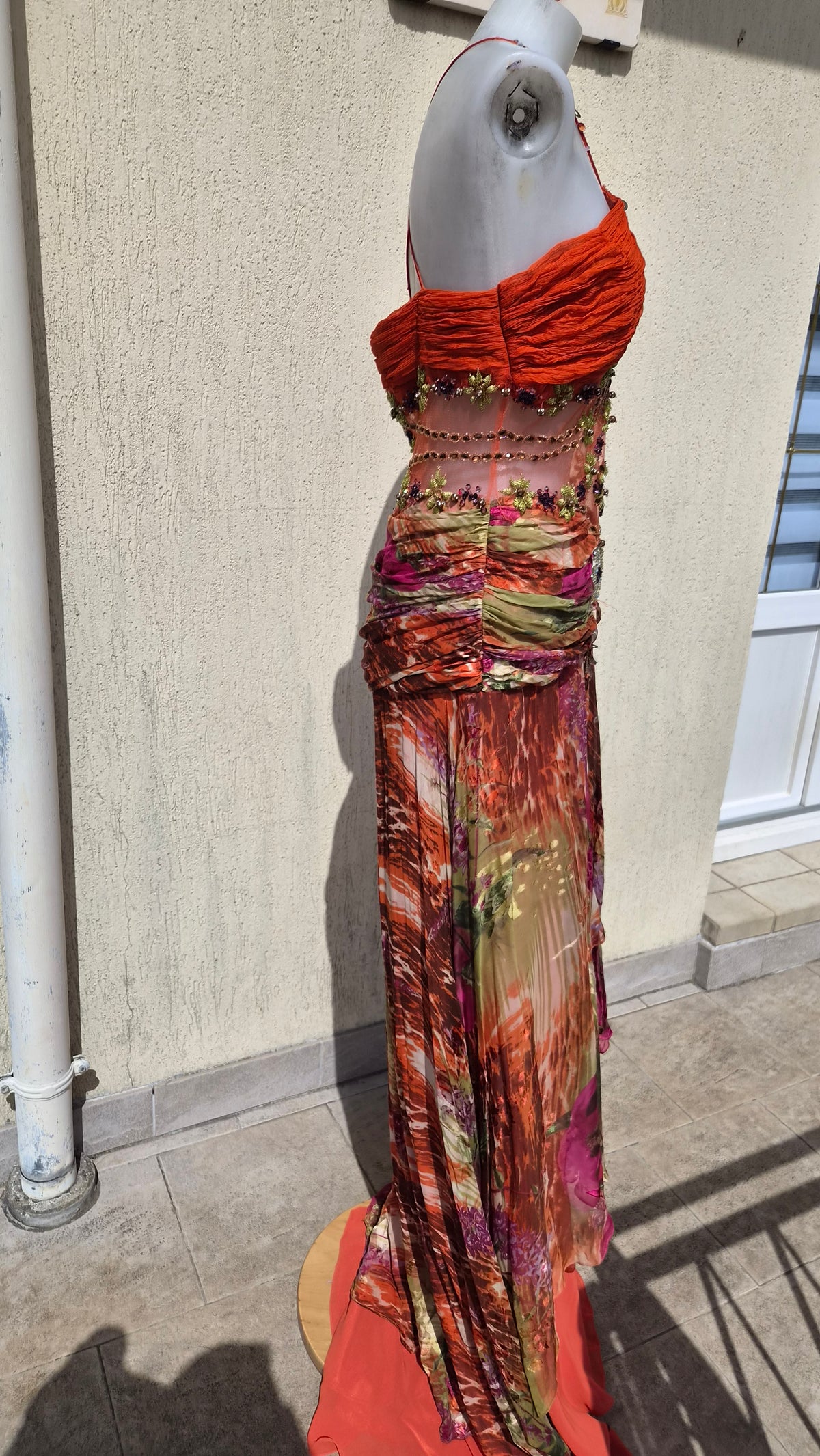 Robe bustier en soie brodée