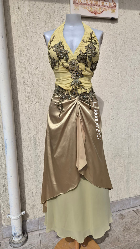 Robe dos nu détails soie et broderies