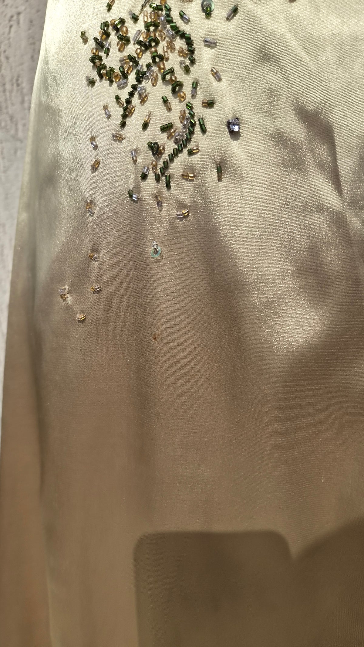 Robe dos nu détails soie et broderies