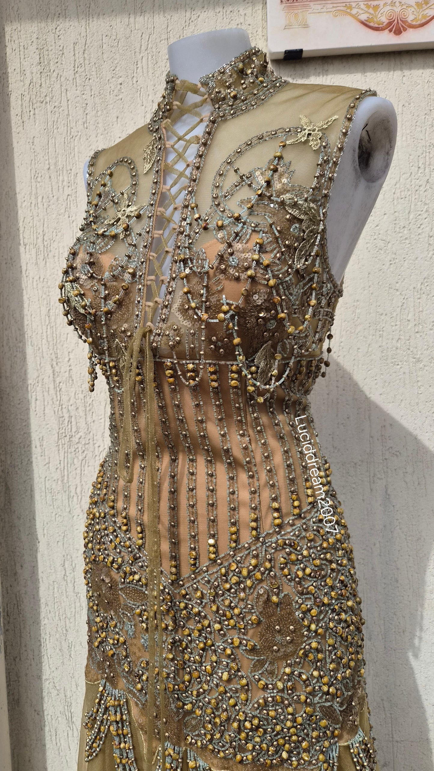 Maxi robe entièrement brodée