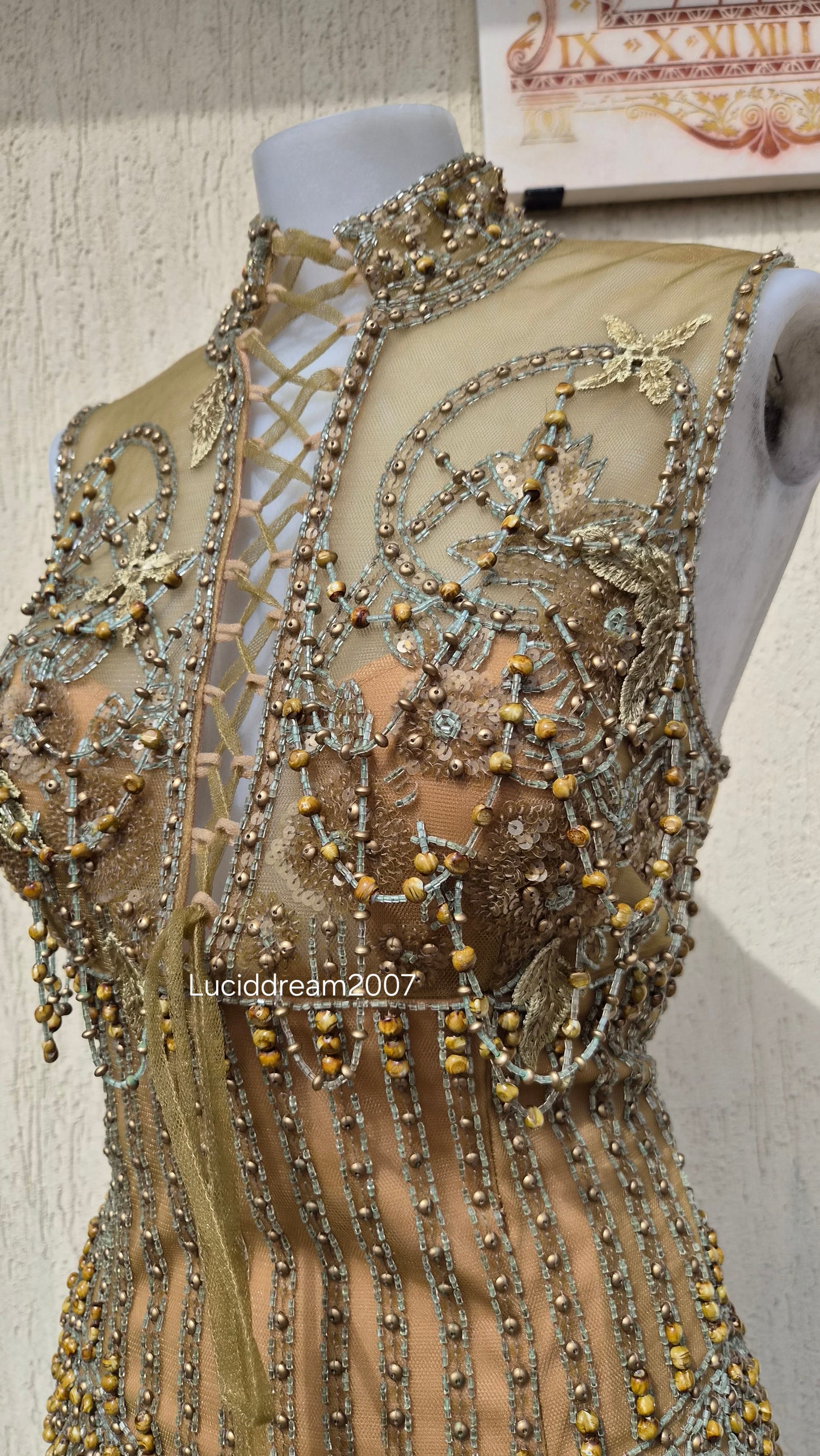 Maxi robe entièrement brodée