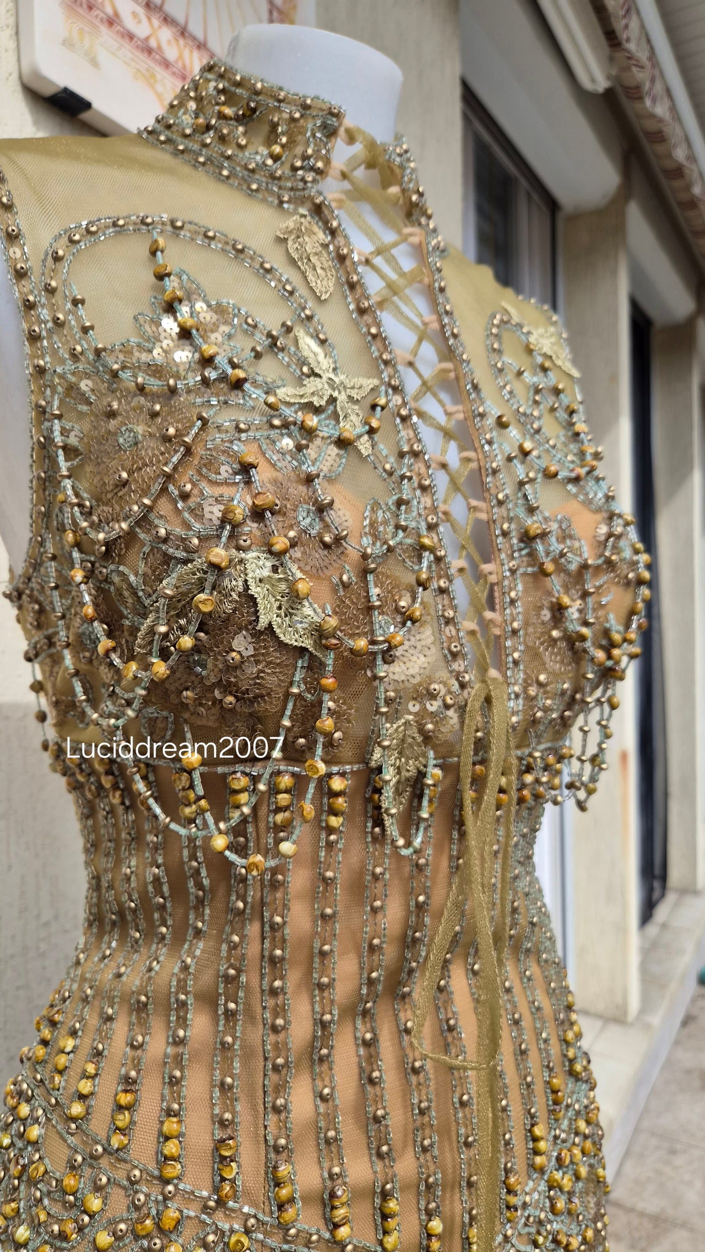 Maxi robe entièrement brodée