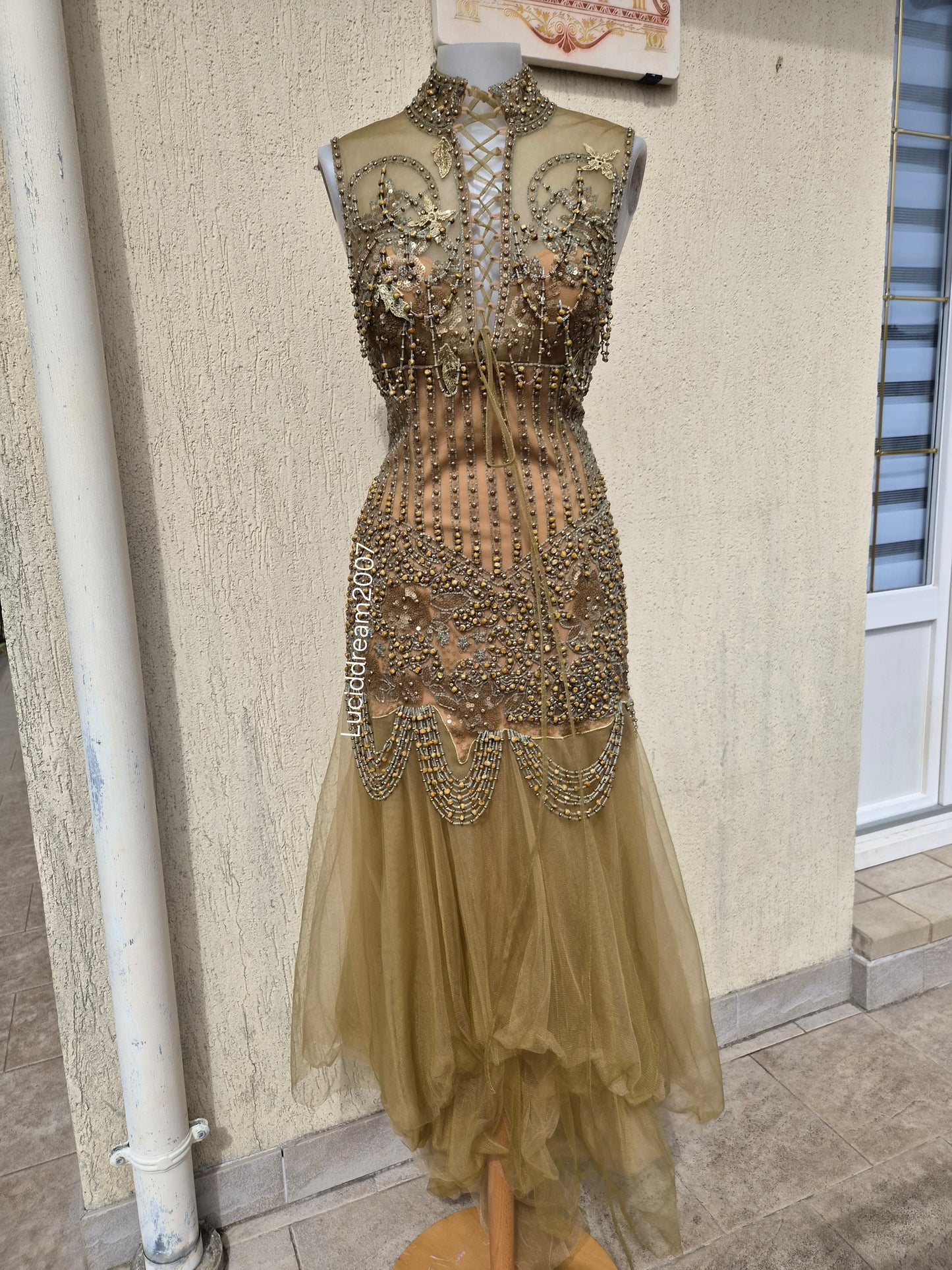 Maxi robe entièrement brodée