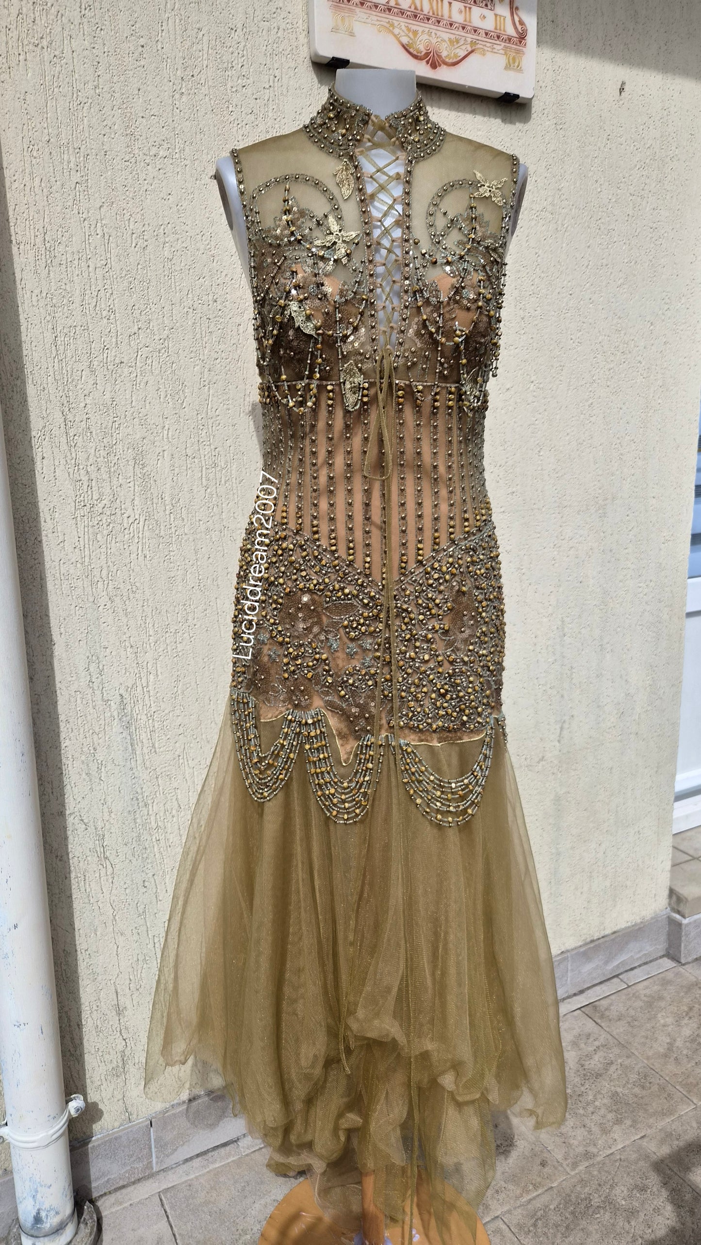 Maxi robe entièrement brodée