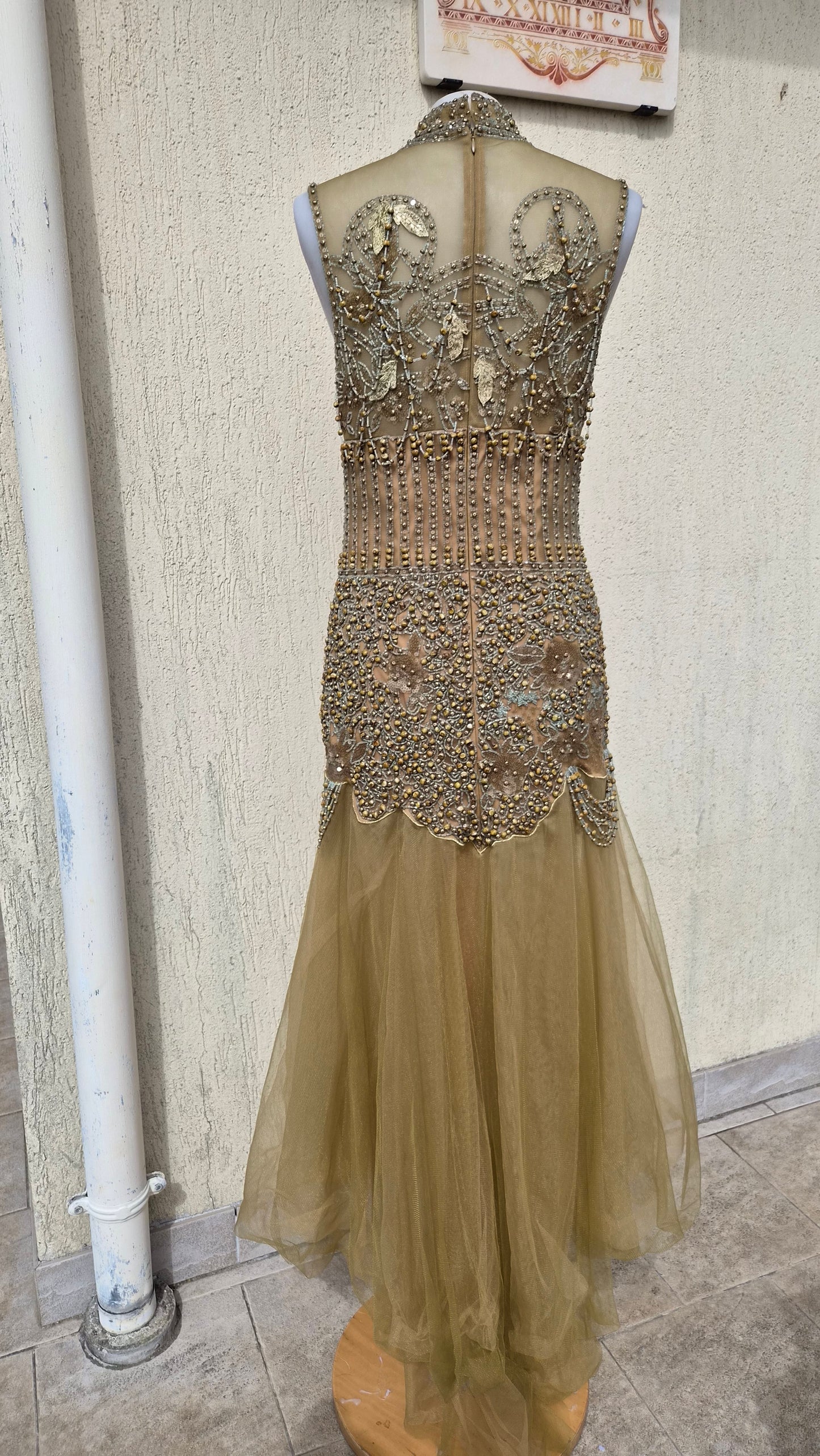 Maxi robe entièrement brodée