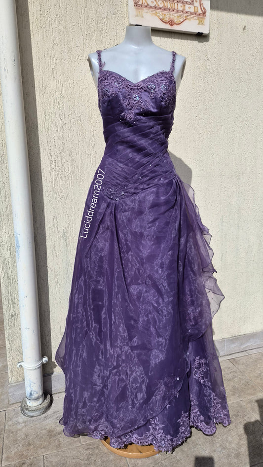 Maxi robe violette détails broderies