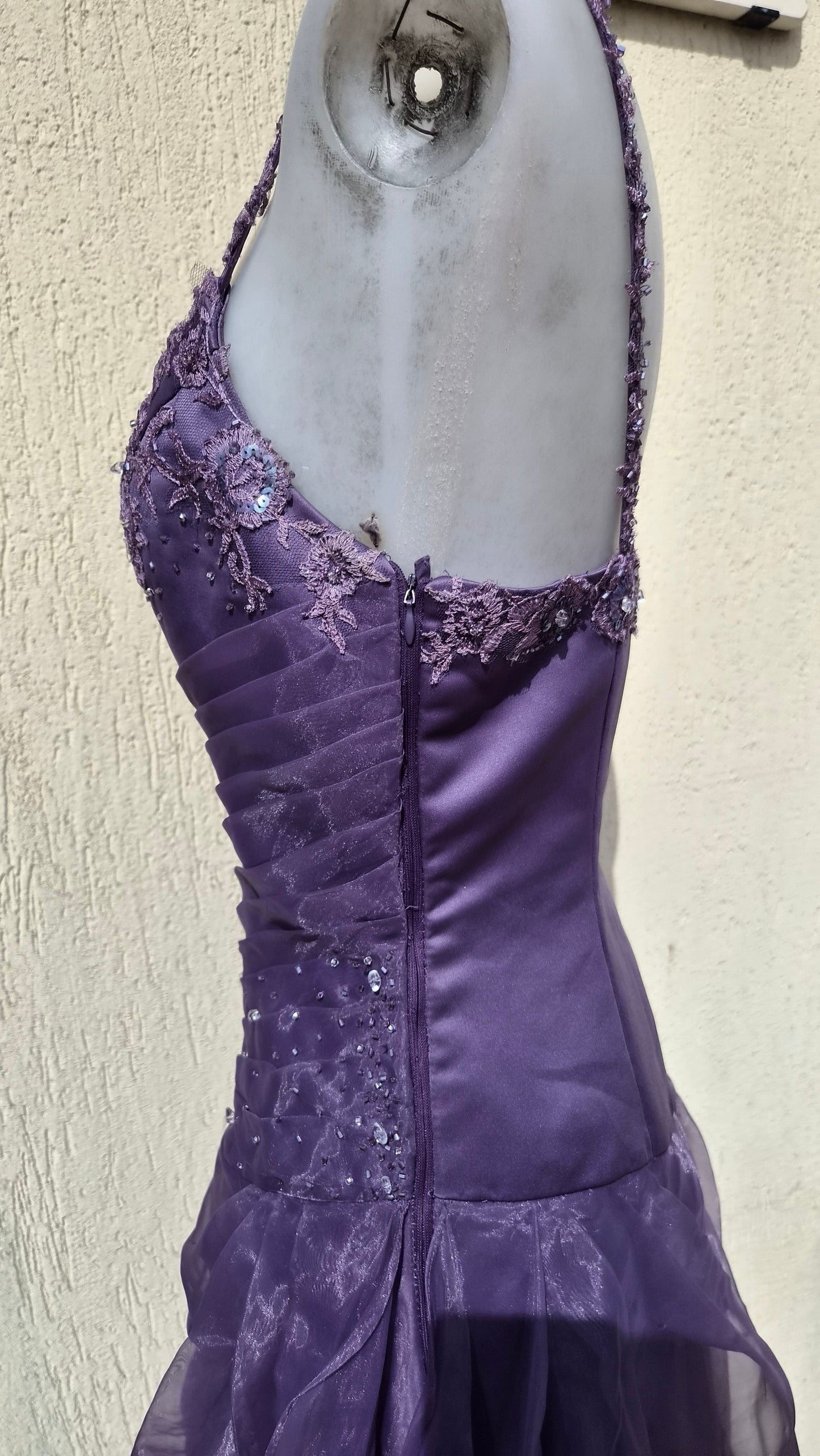 Maxi robe violette détails broderies