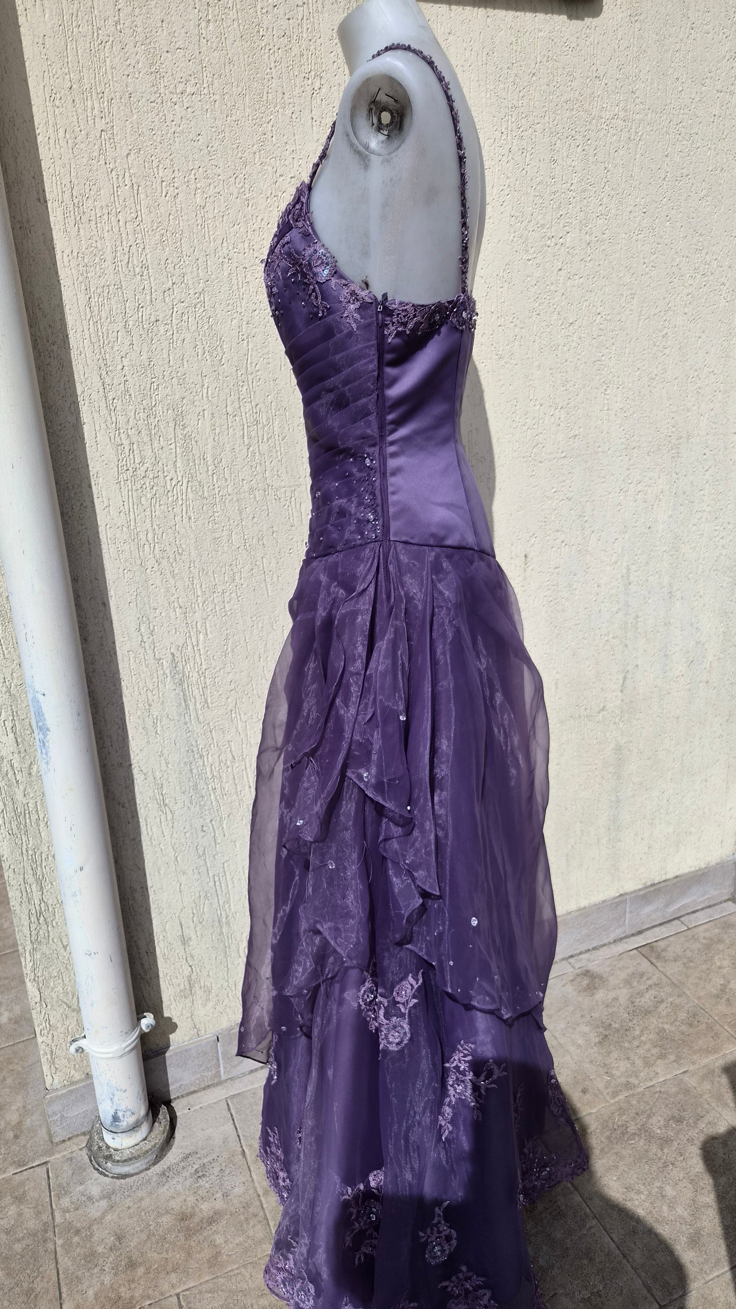 Maxi robe violette détails broderies