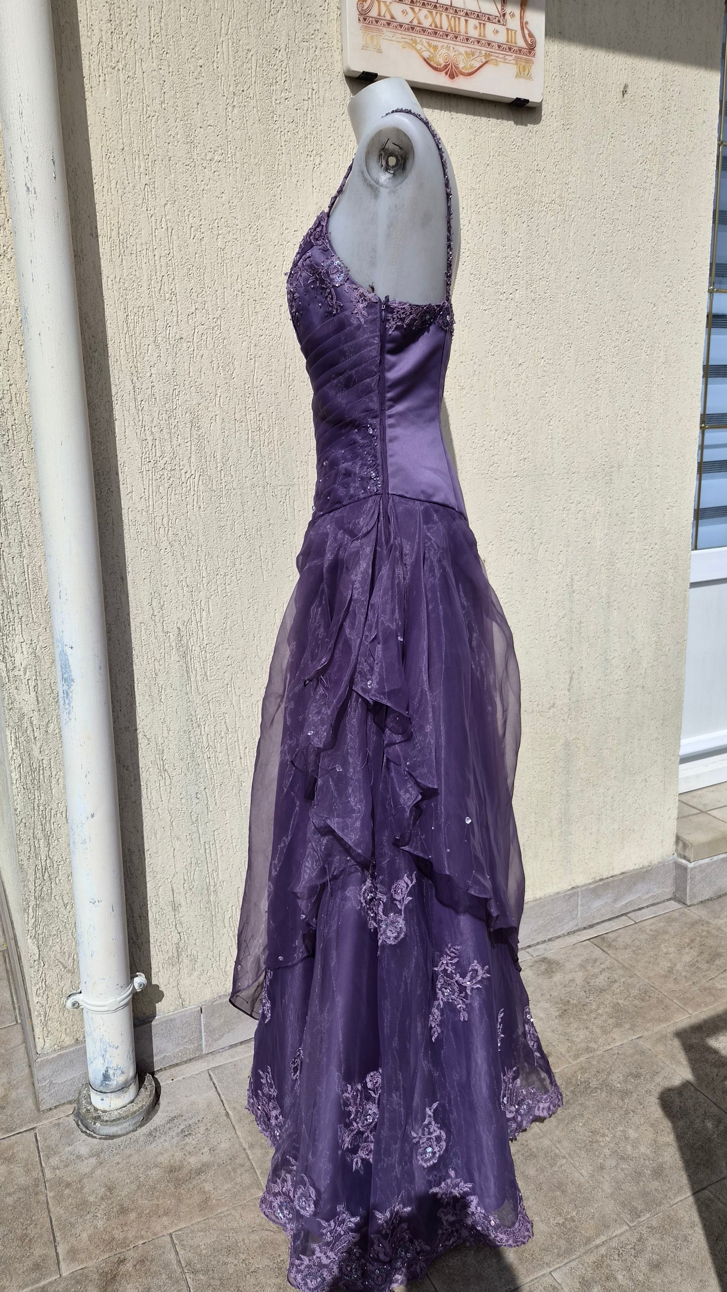 Maxi robe violette détails broderies