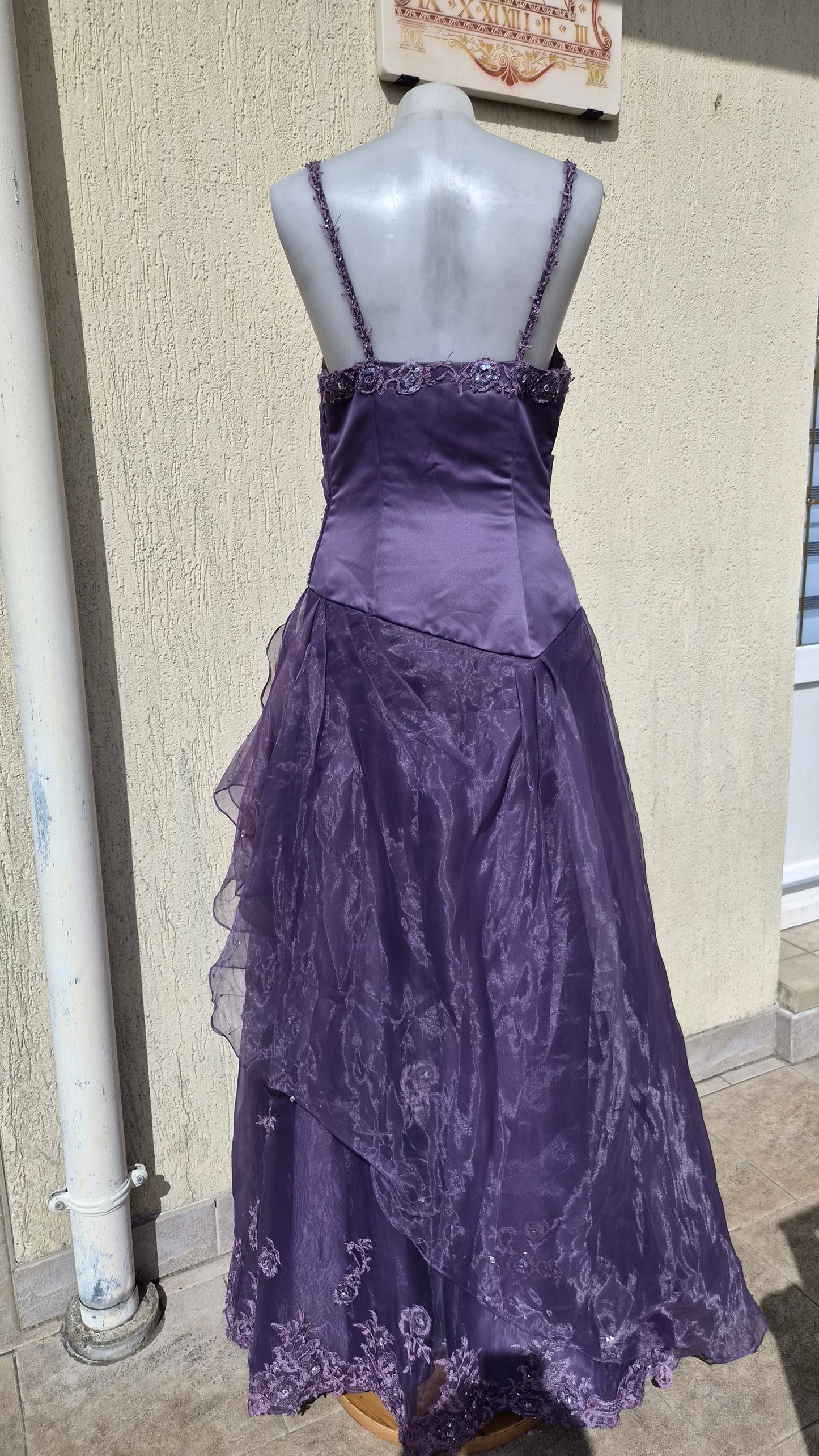 Maxi robe violette détails broderies