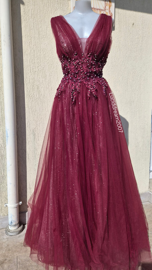 Maxi robe rouge avec broderies
