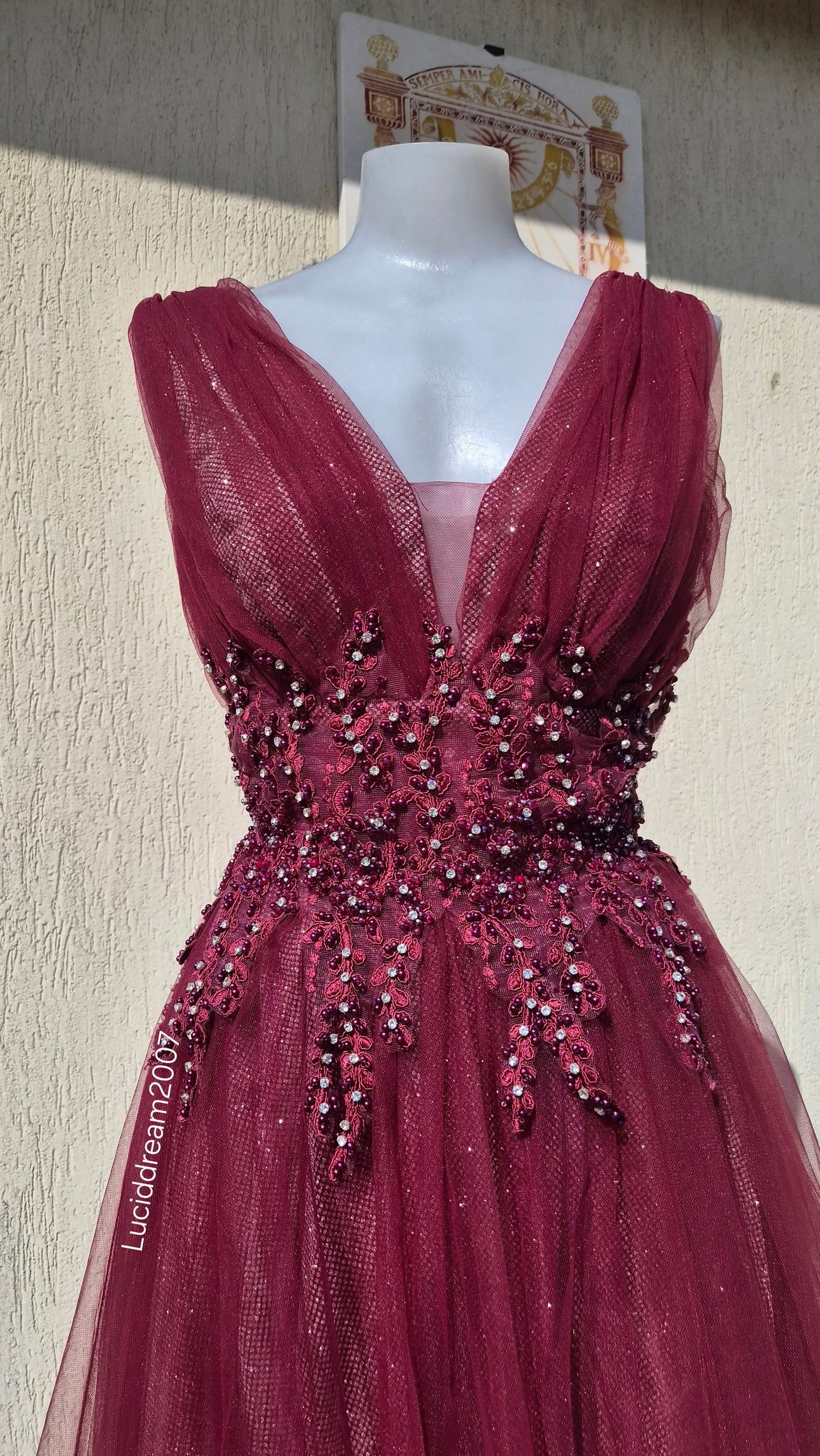 Maxi robe rouge avec broderies