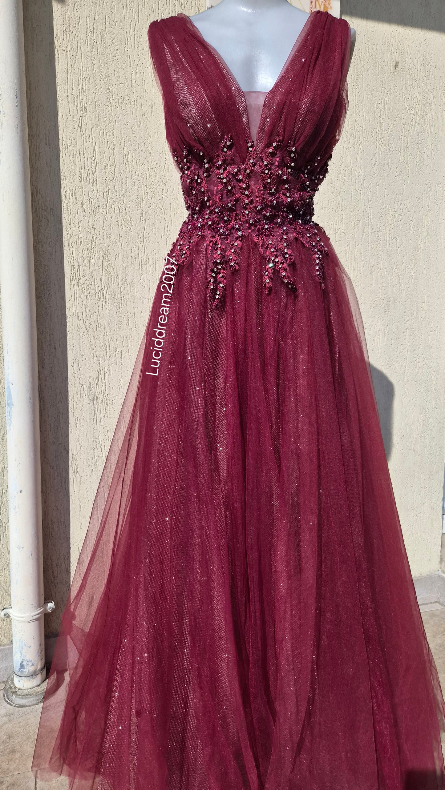Maxi robe rouge avec broderies