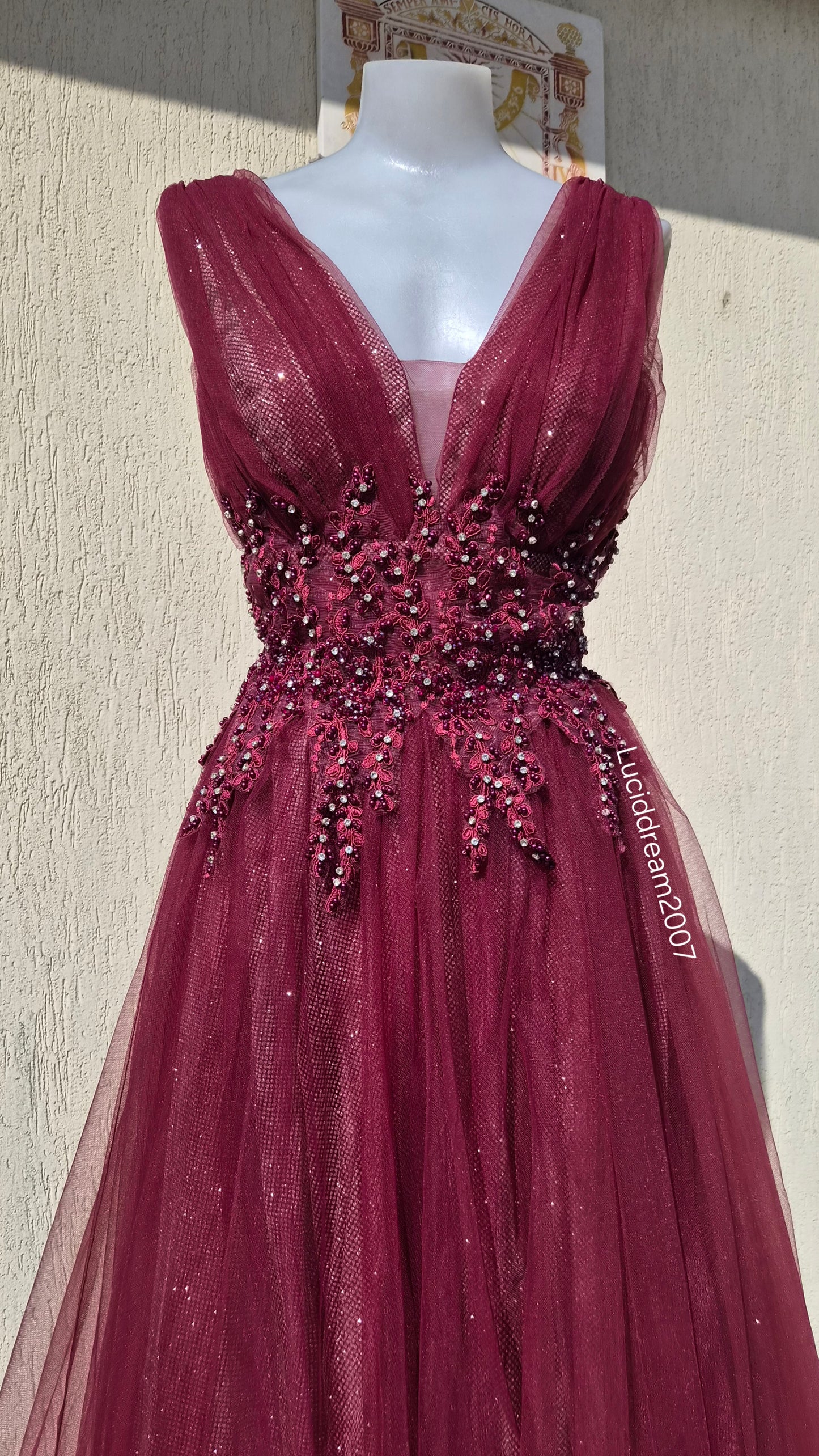 Maxi robe rouge avec broderies