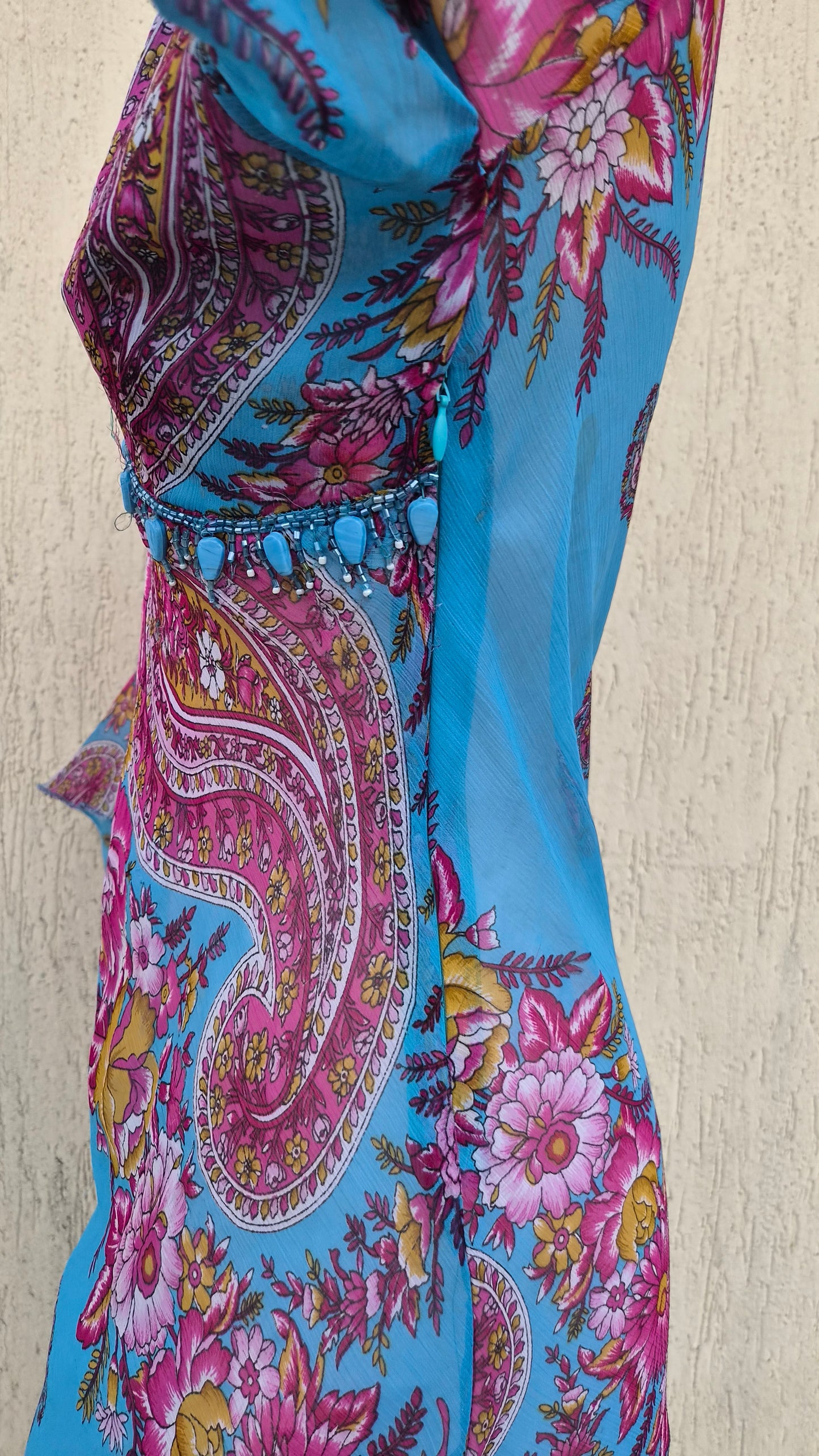 Robe de plage en voile bleu fleuri
