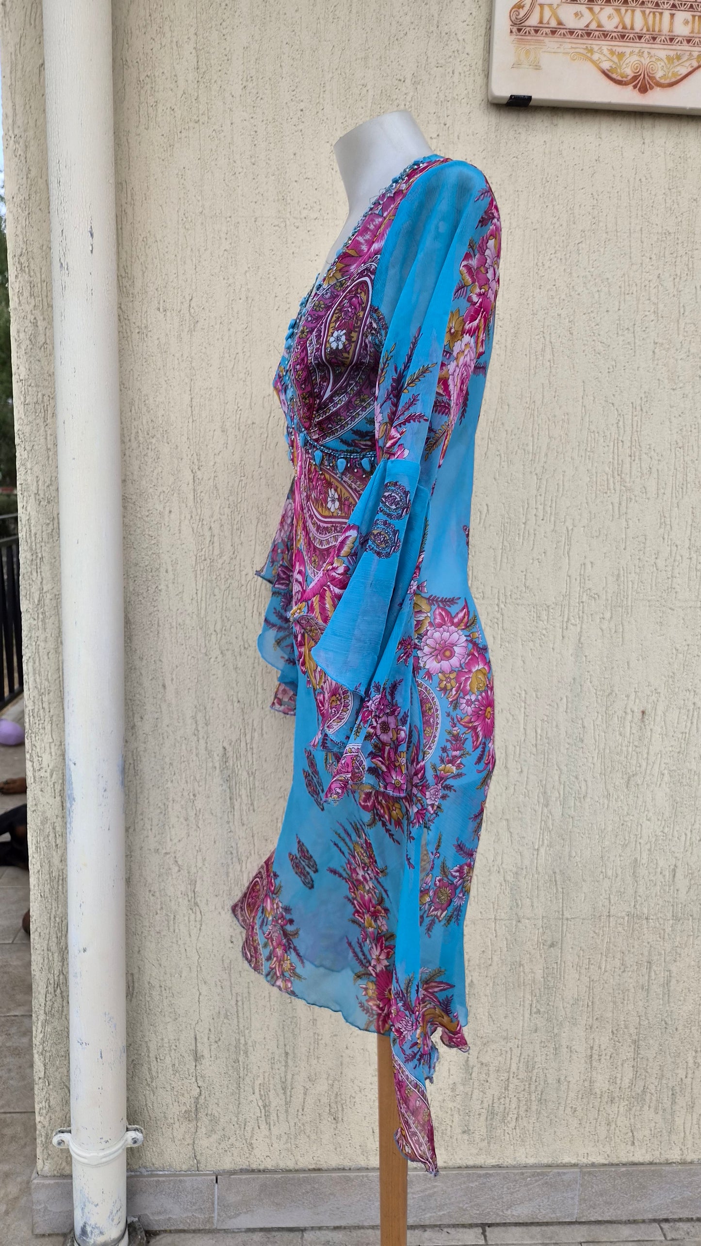 Robe de plage en voile bleu fleuri