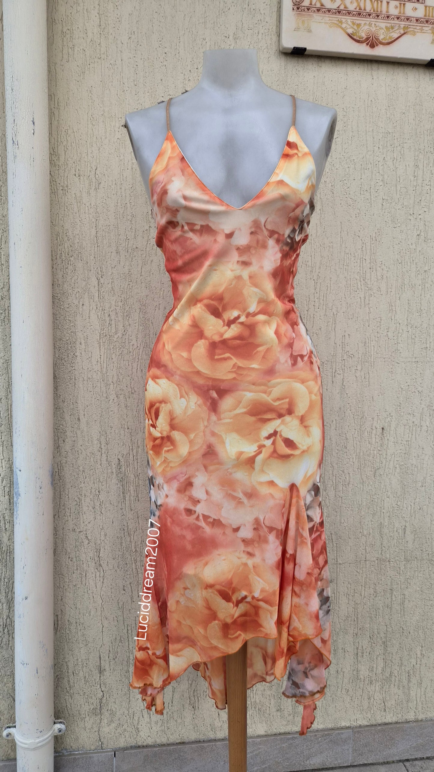 Robe fleurie dos nu tons oranges