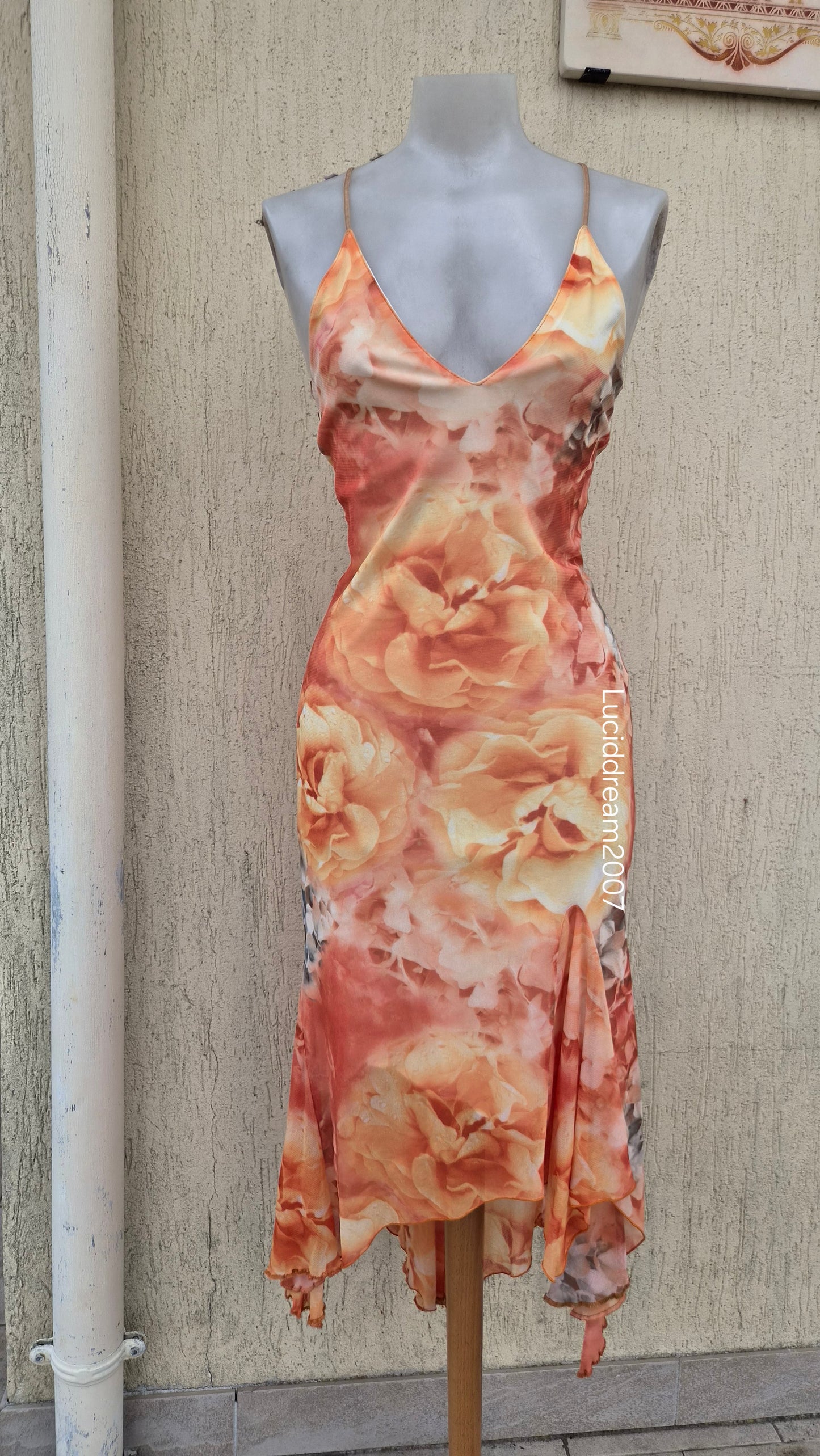 Robe fleurie dos nu tons oranges