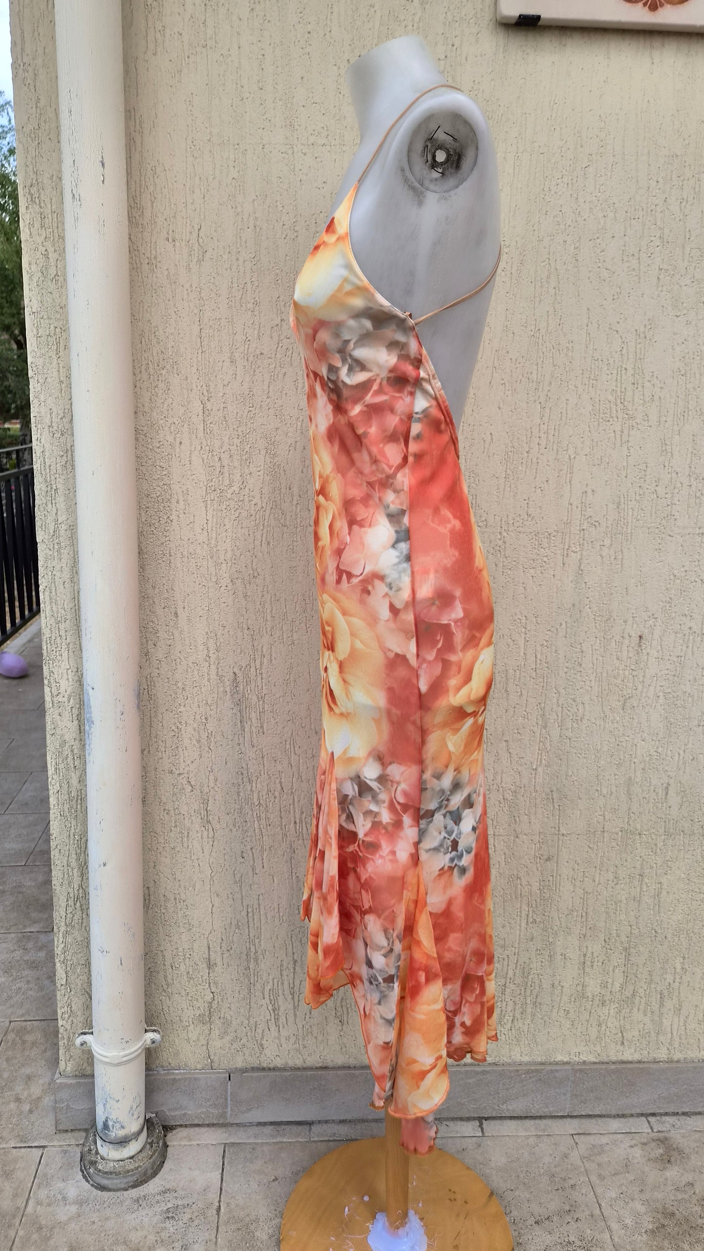 Robe fleurie dos nu tons oranges