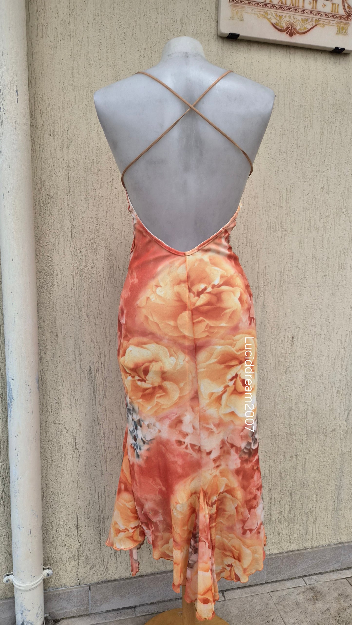 Robe fleurie dos nu tons oranges