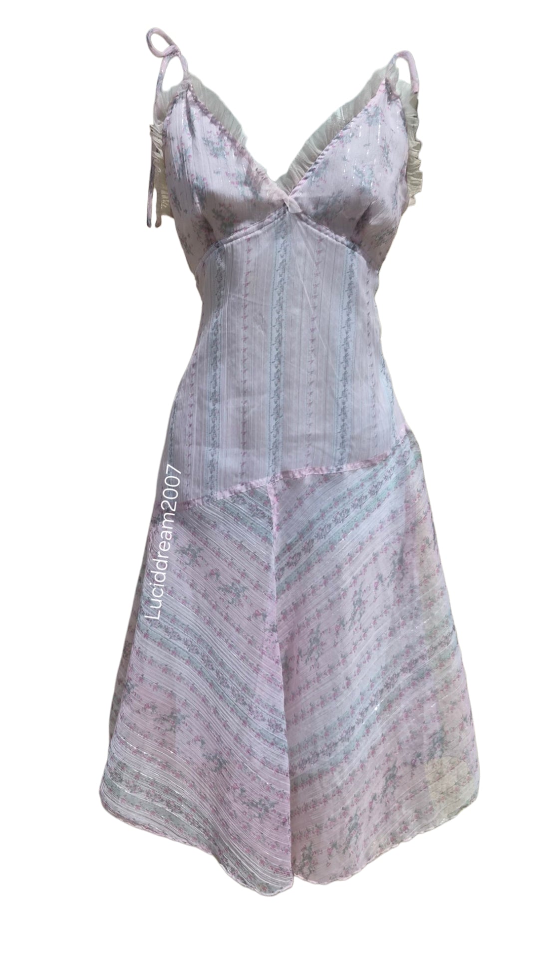Robe en voile tons rose pâle