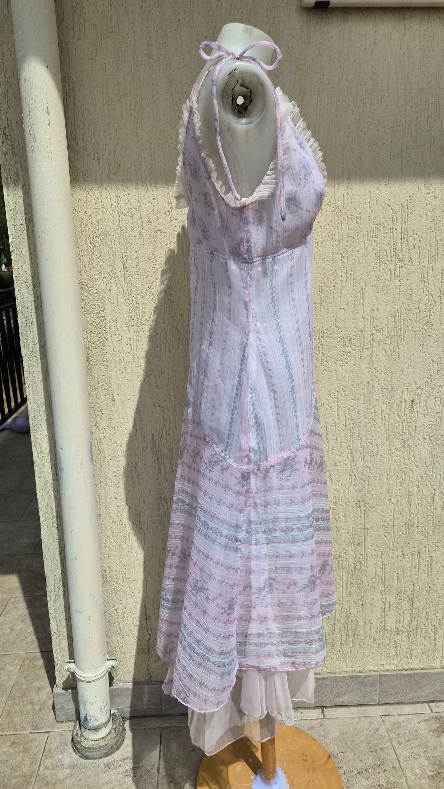 Robe en voile tons rose pâle