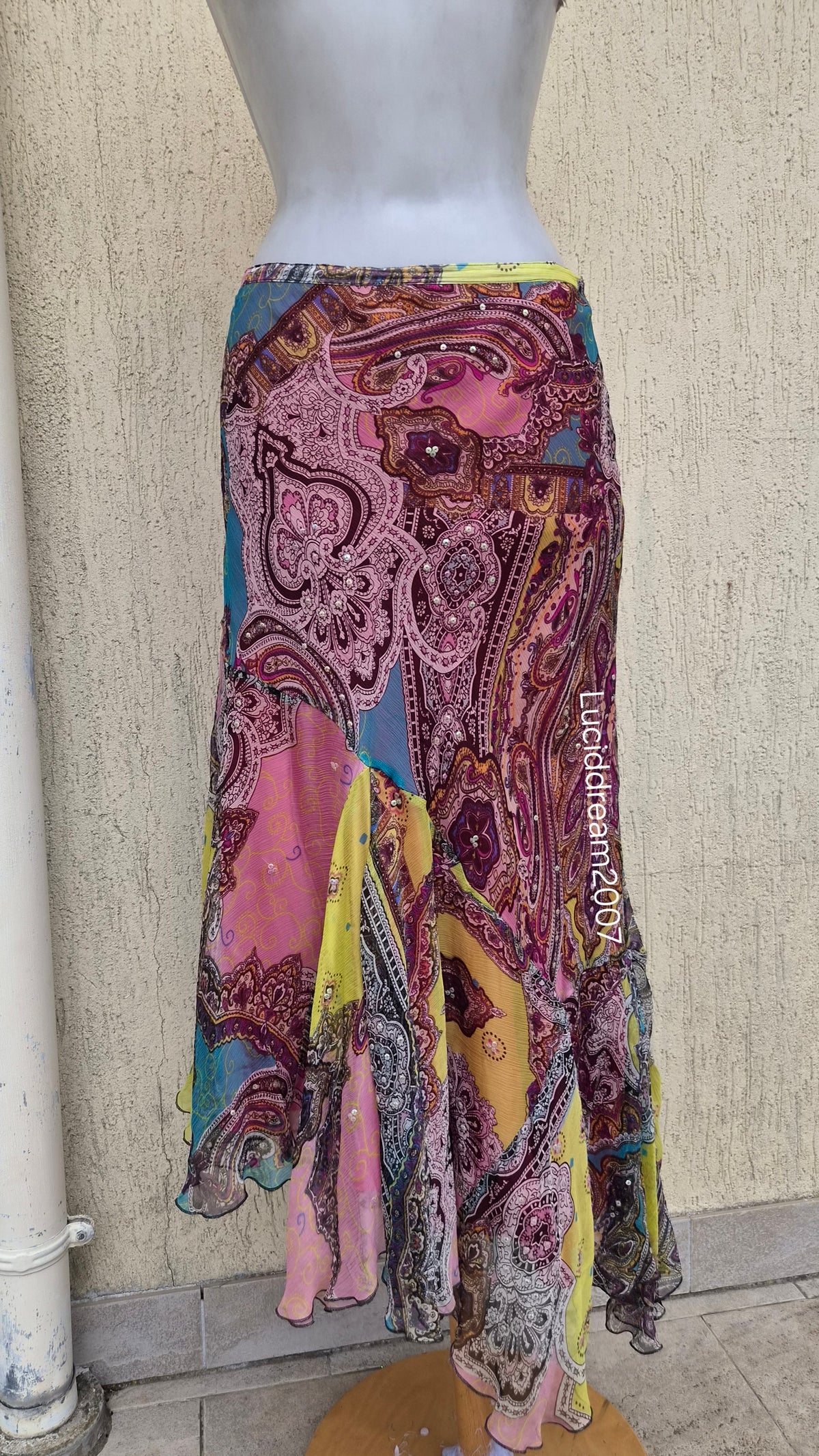 Robe en soie multicolore