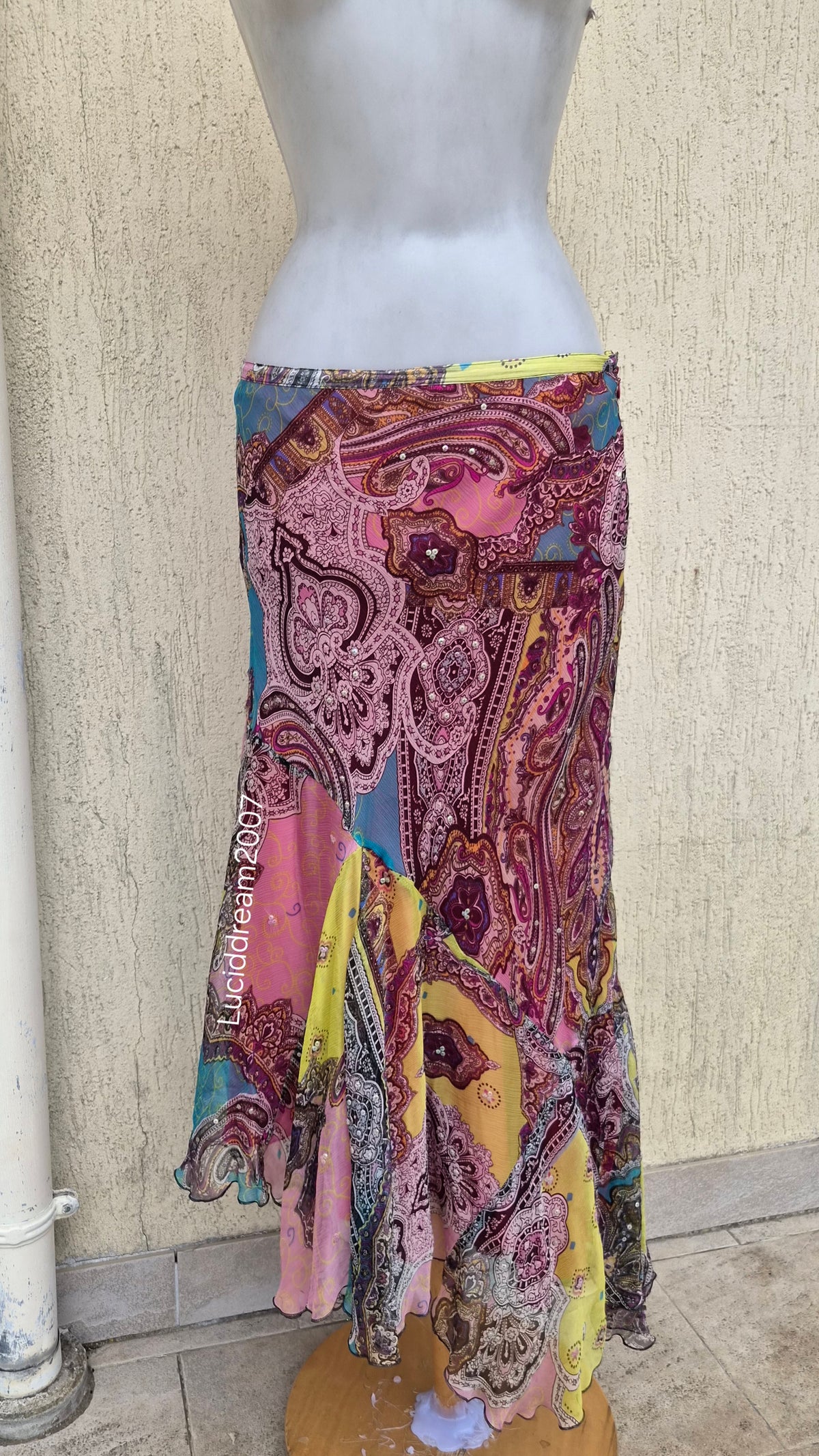 Robe en soie multicolore