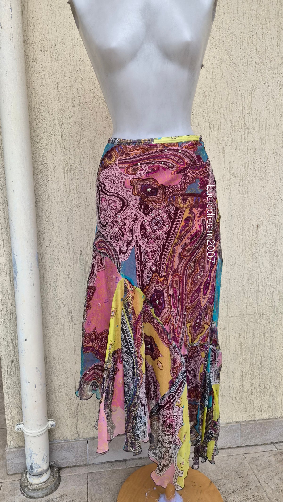 Robe en soie multicolore