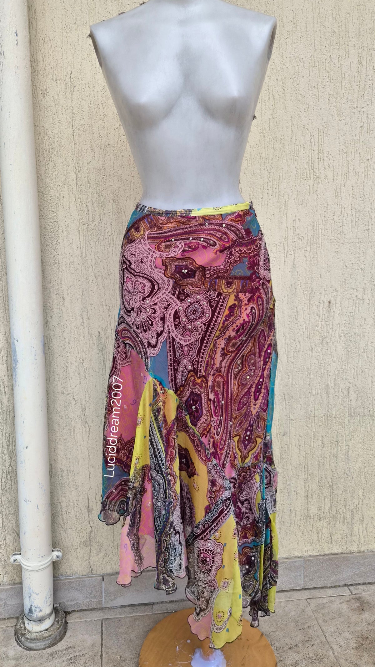 Robe en soie multicolore