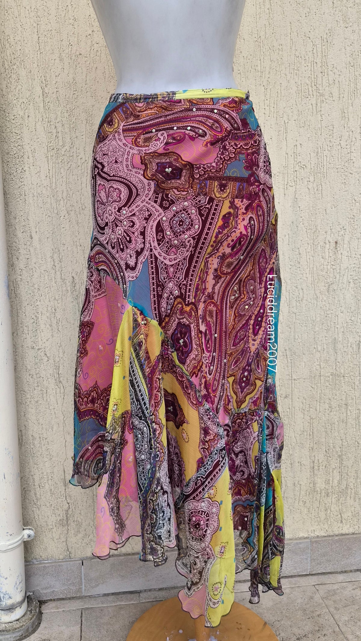 Robe en soie multicolore