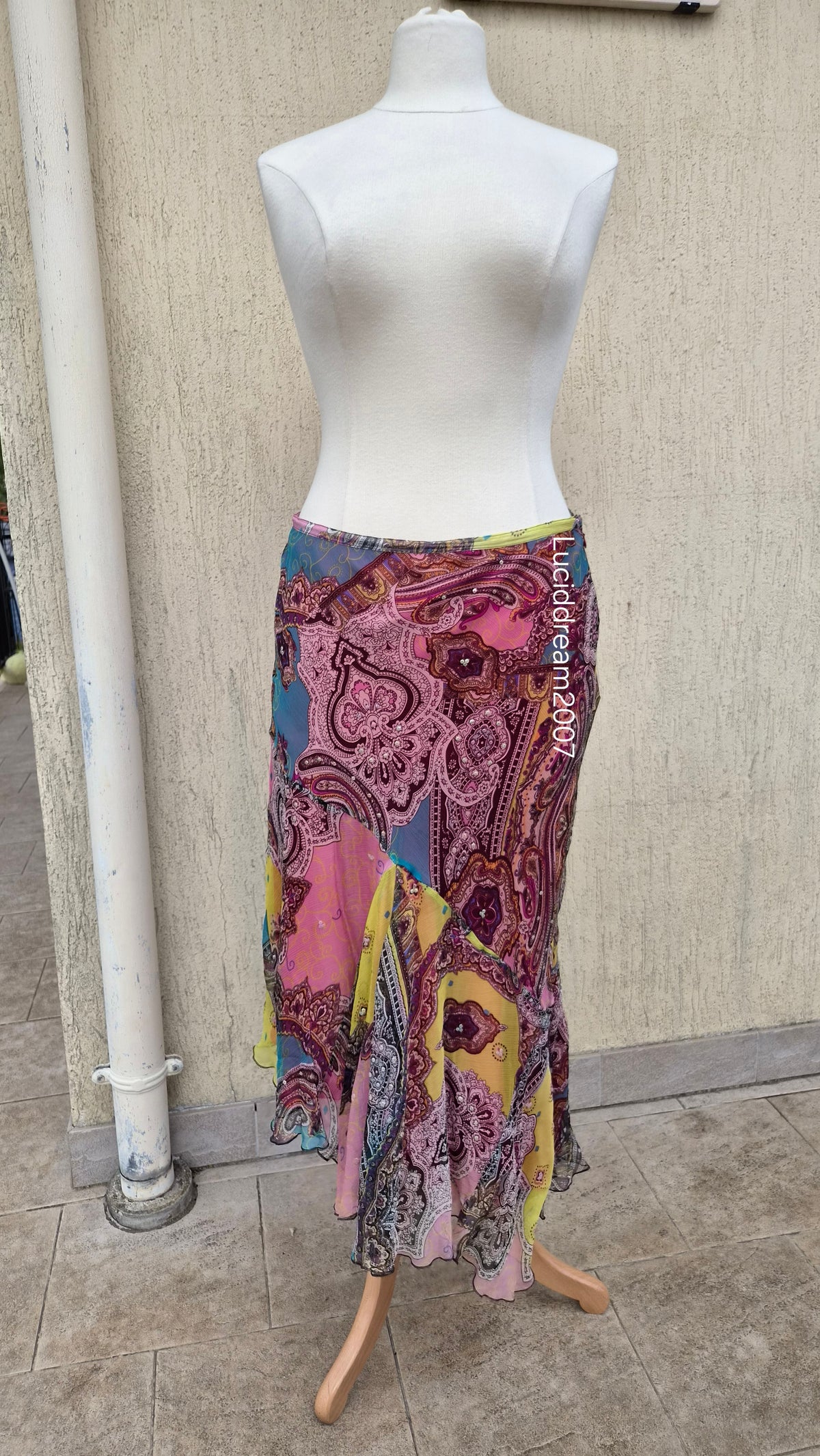 Robe en soie multicolore