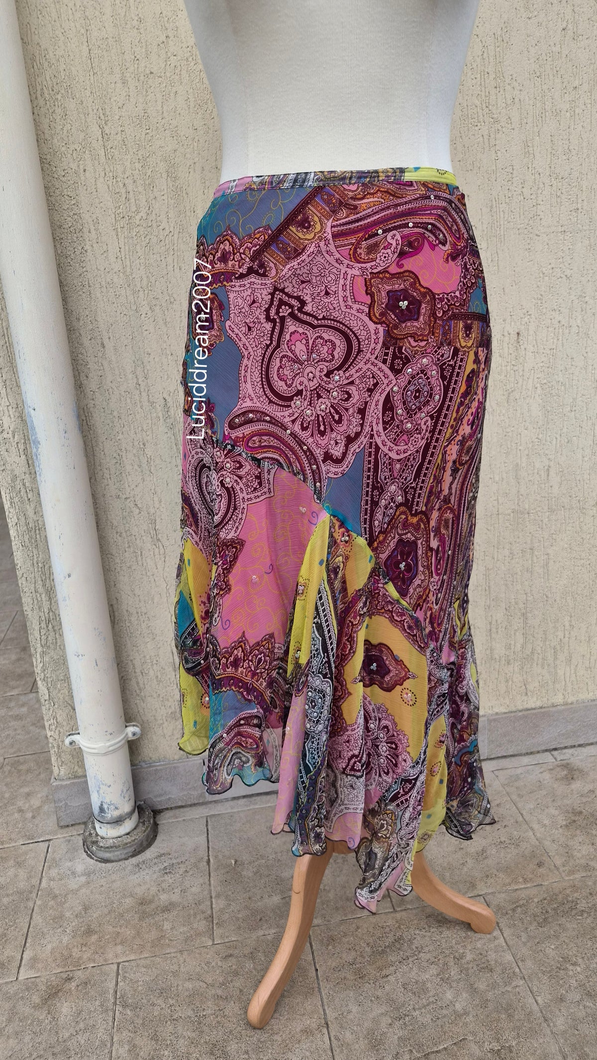 Robe en soie multicolore
