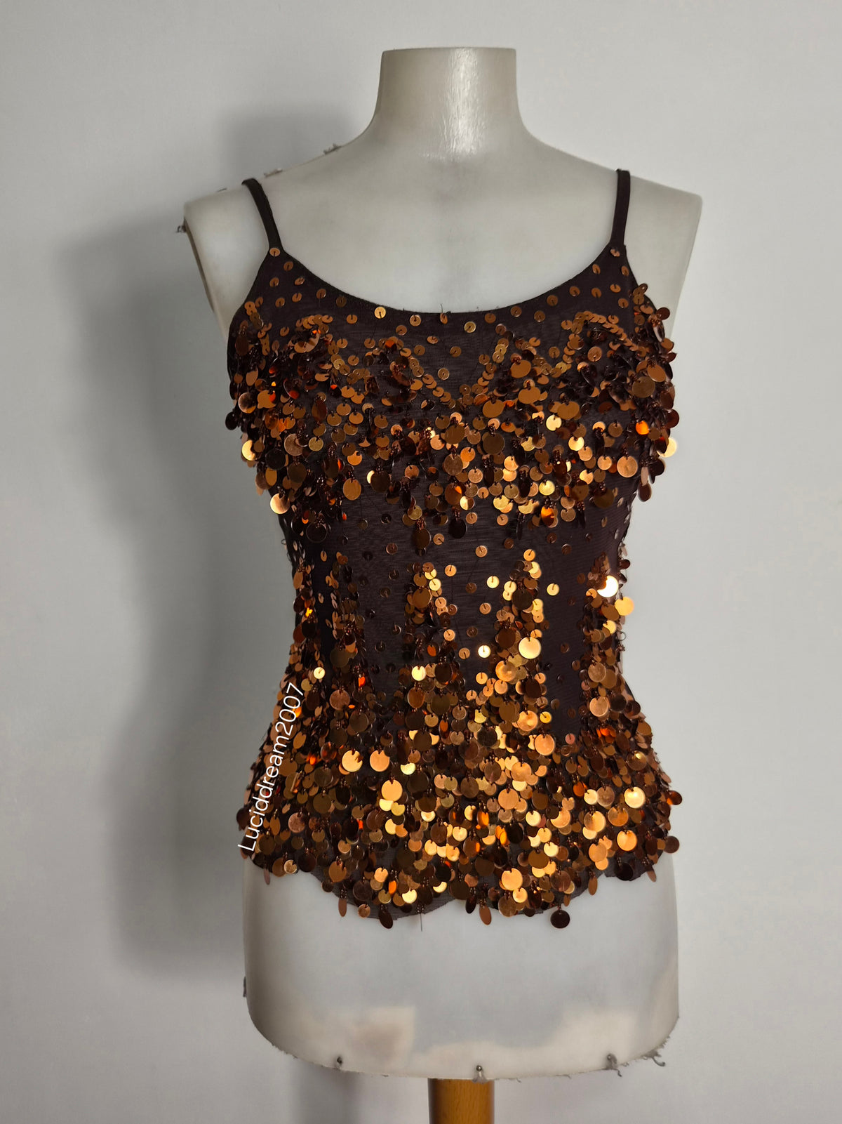 Haut en voile marron brodé de sequins