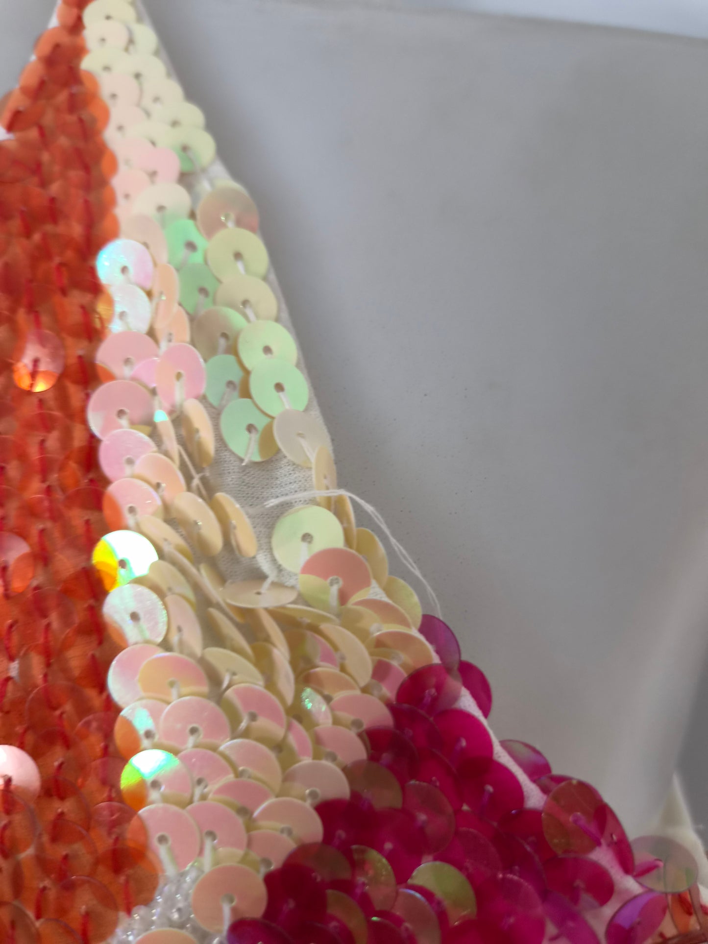 Haut dos nu papillon brodé en sequins