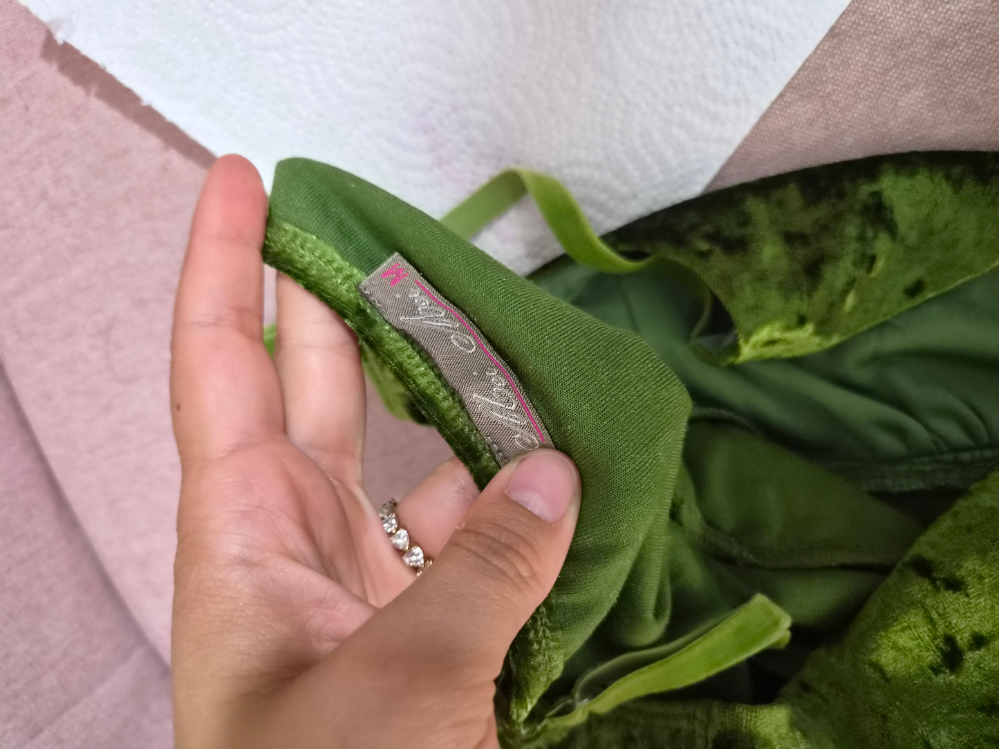 Haut en velours ras vert