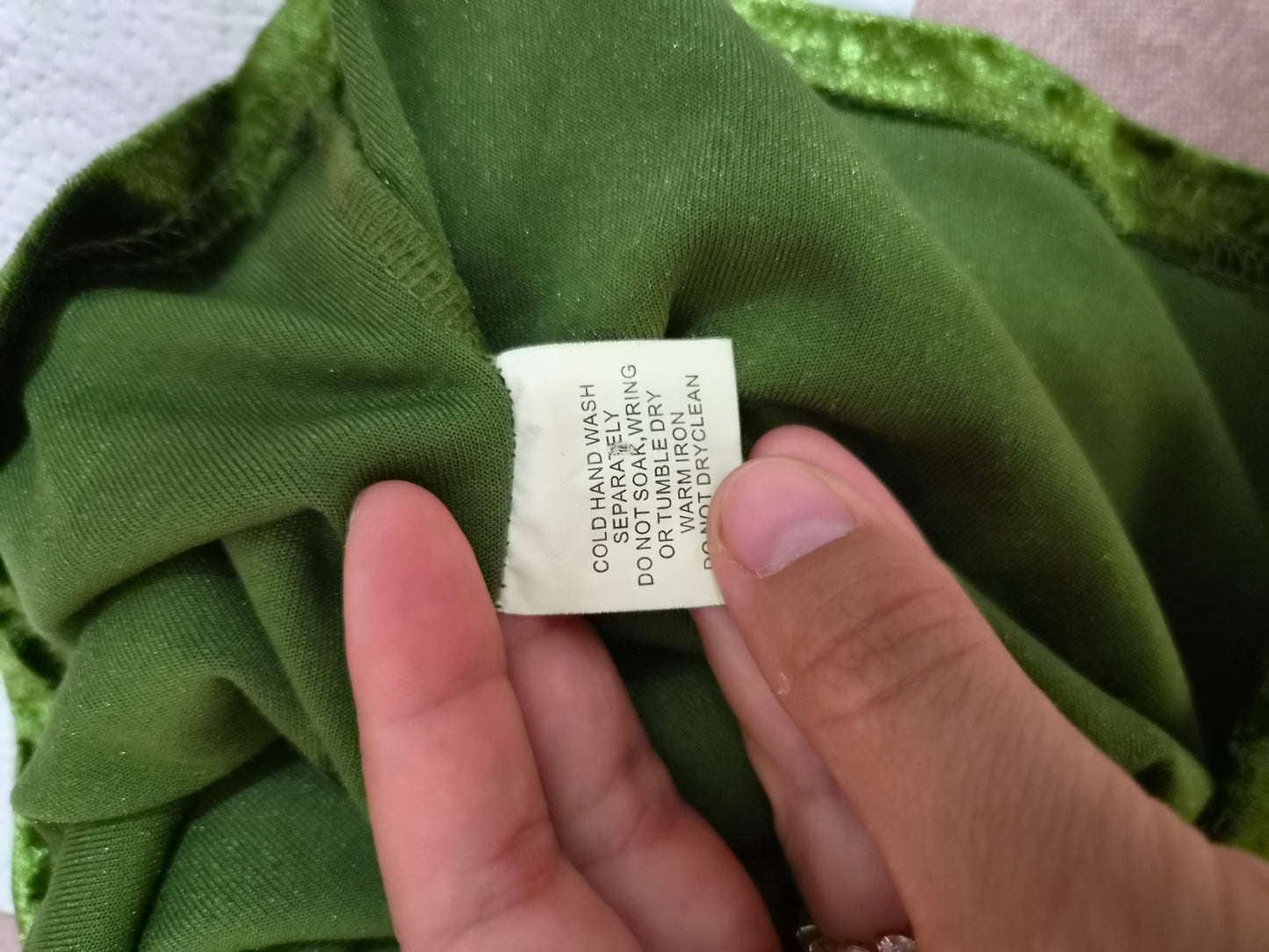 Haut en velours ras vert