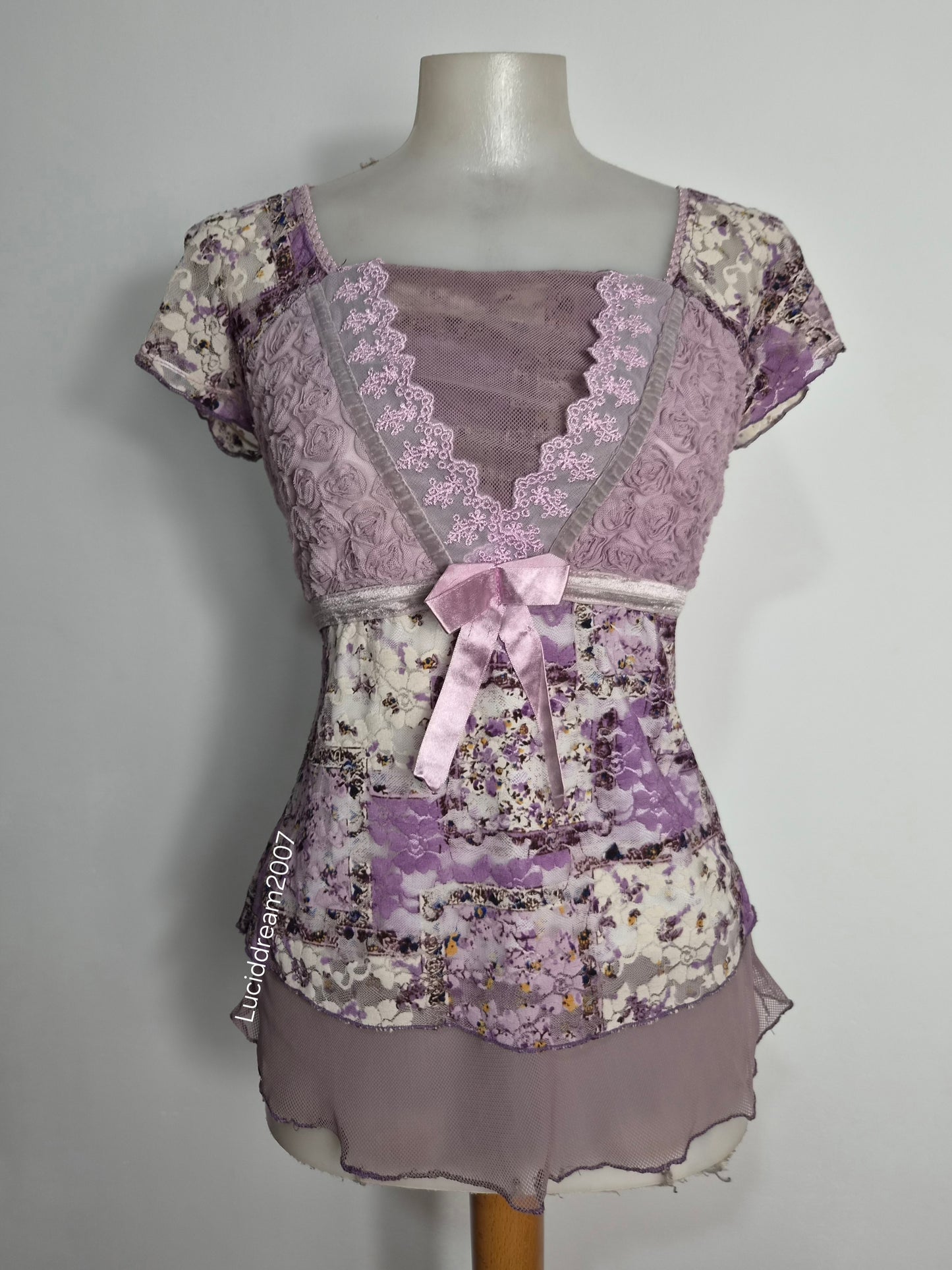 Haut floral multimatières tons lilas
