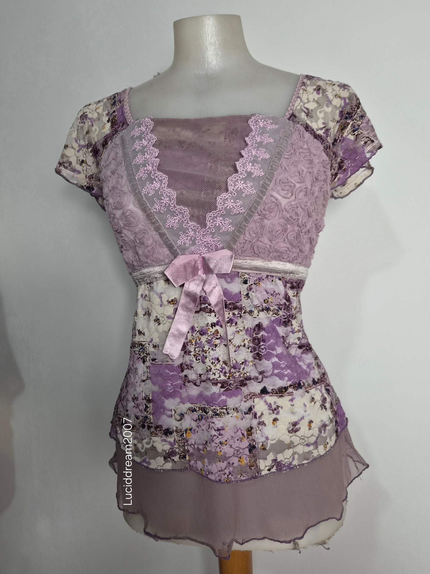 Haut floral multimatières tons lilas