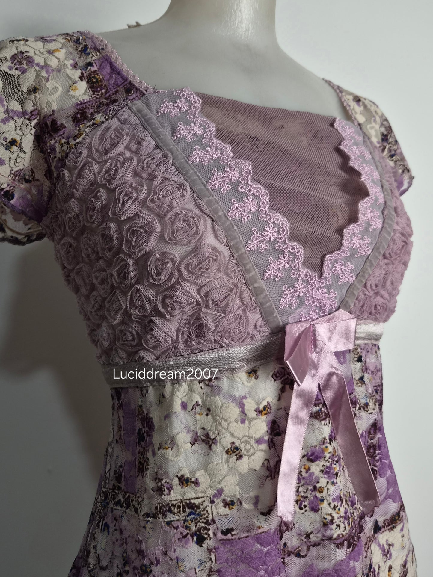 Haut floral multimatières tons lilas