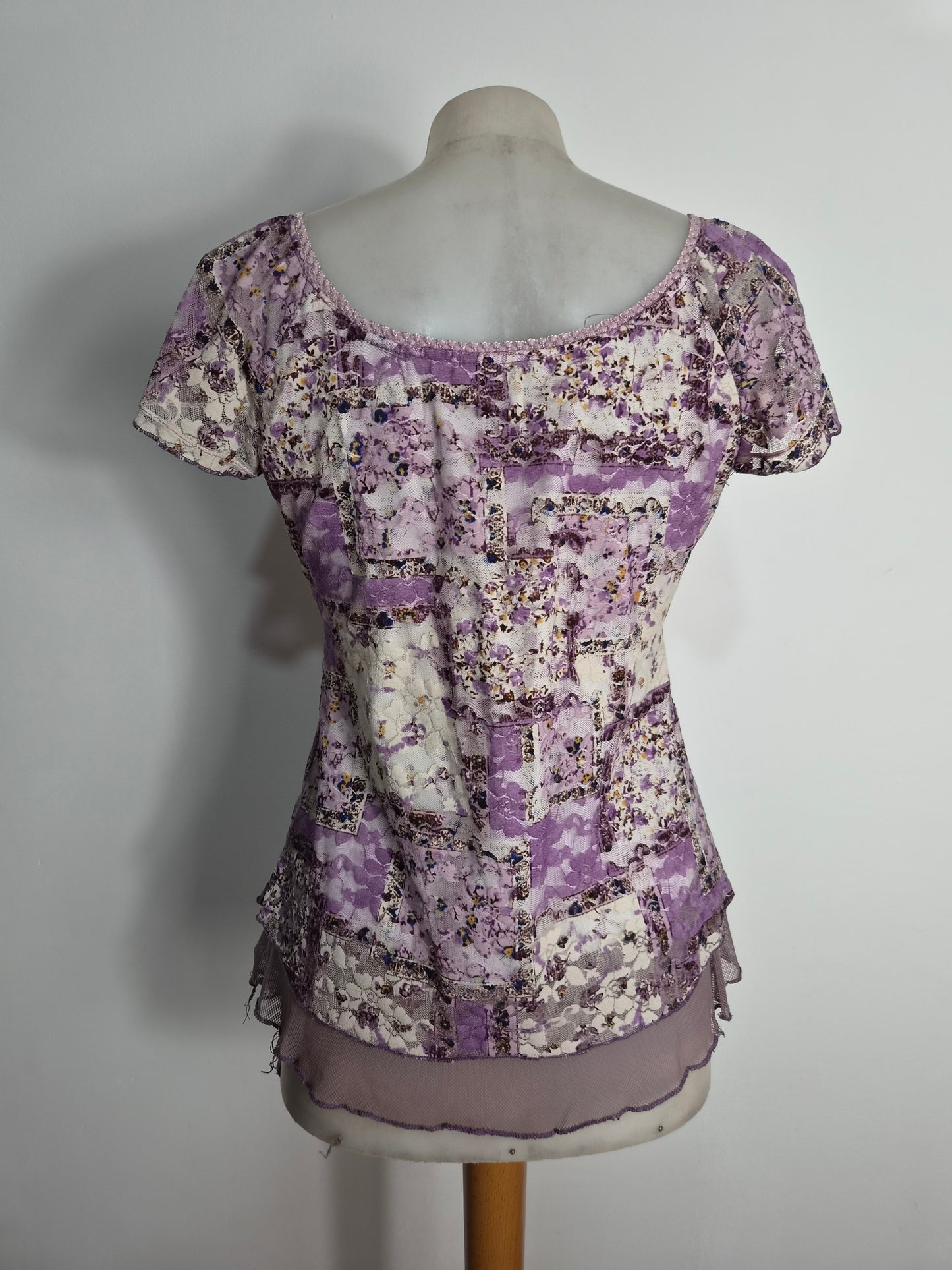 Haut floral multimatières tons lilas