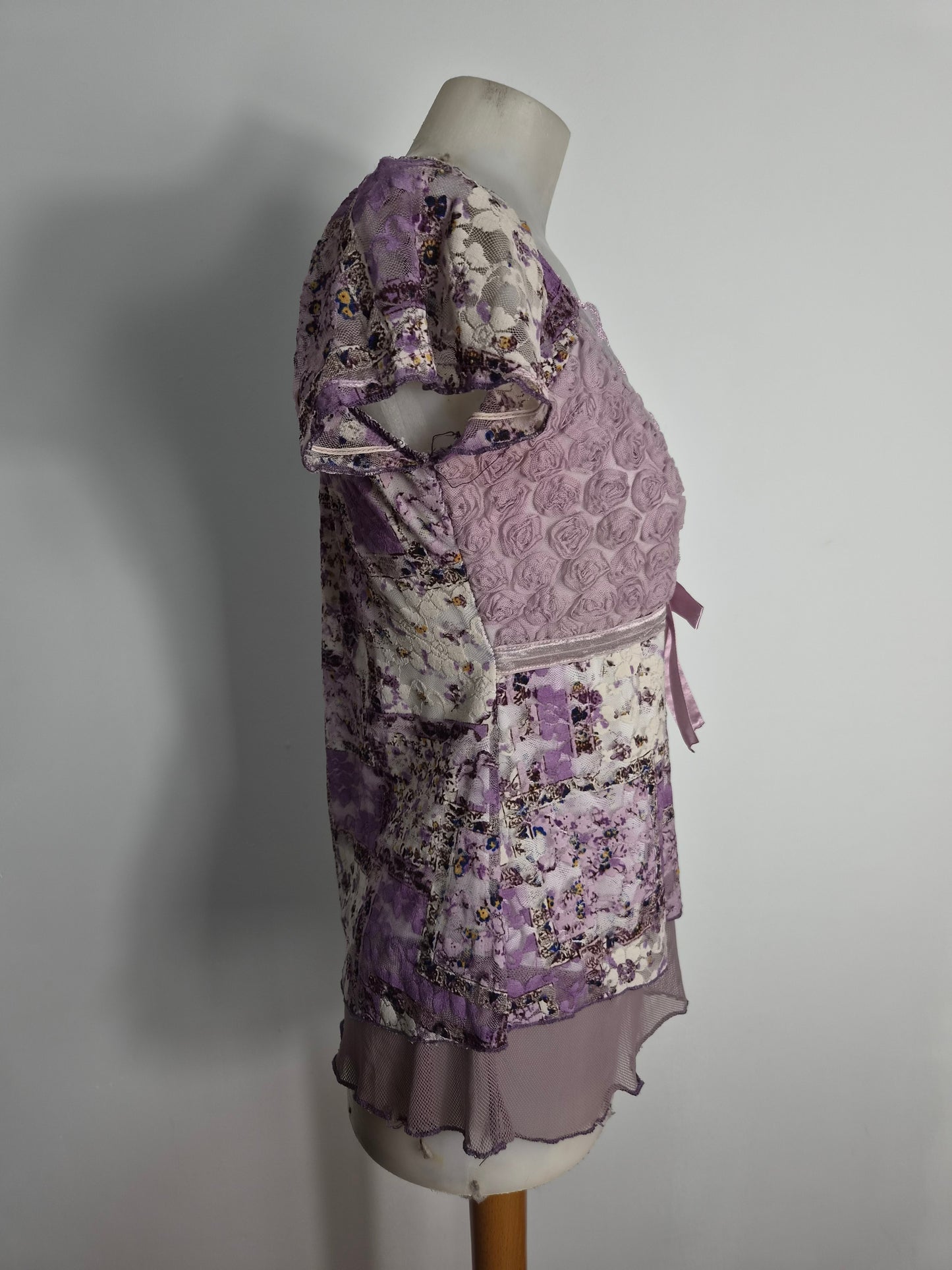 Haut floral multimatières tons lilas