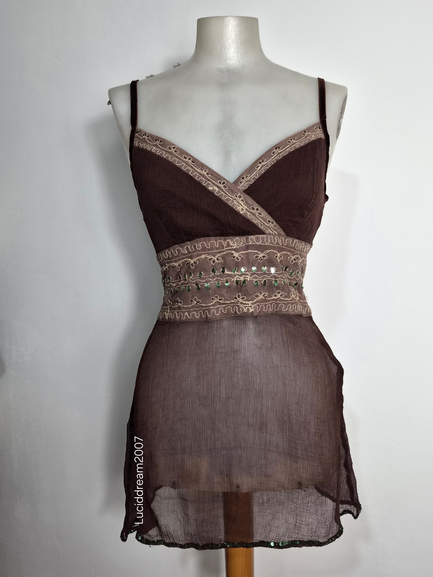 Haut en voile marron détails broderies