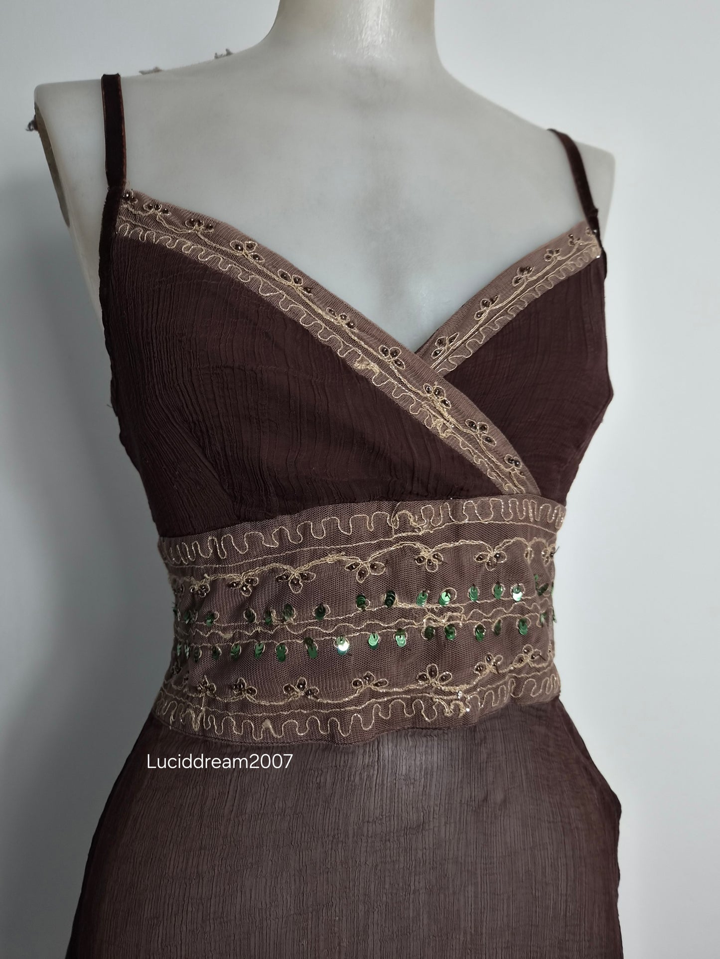 Haut en voile marron détails broderies