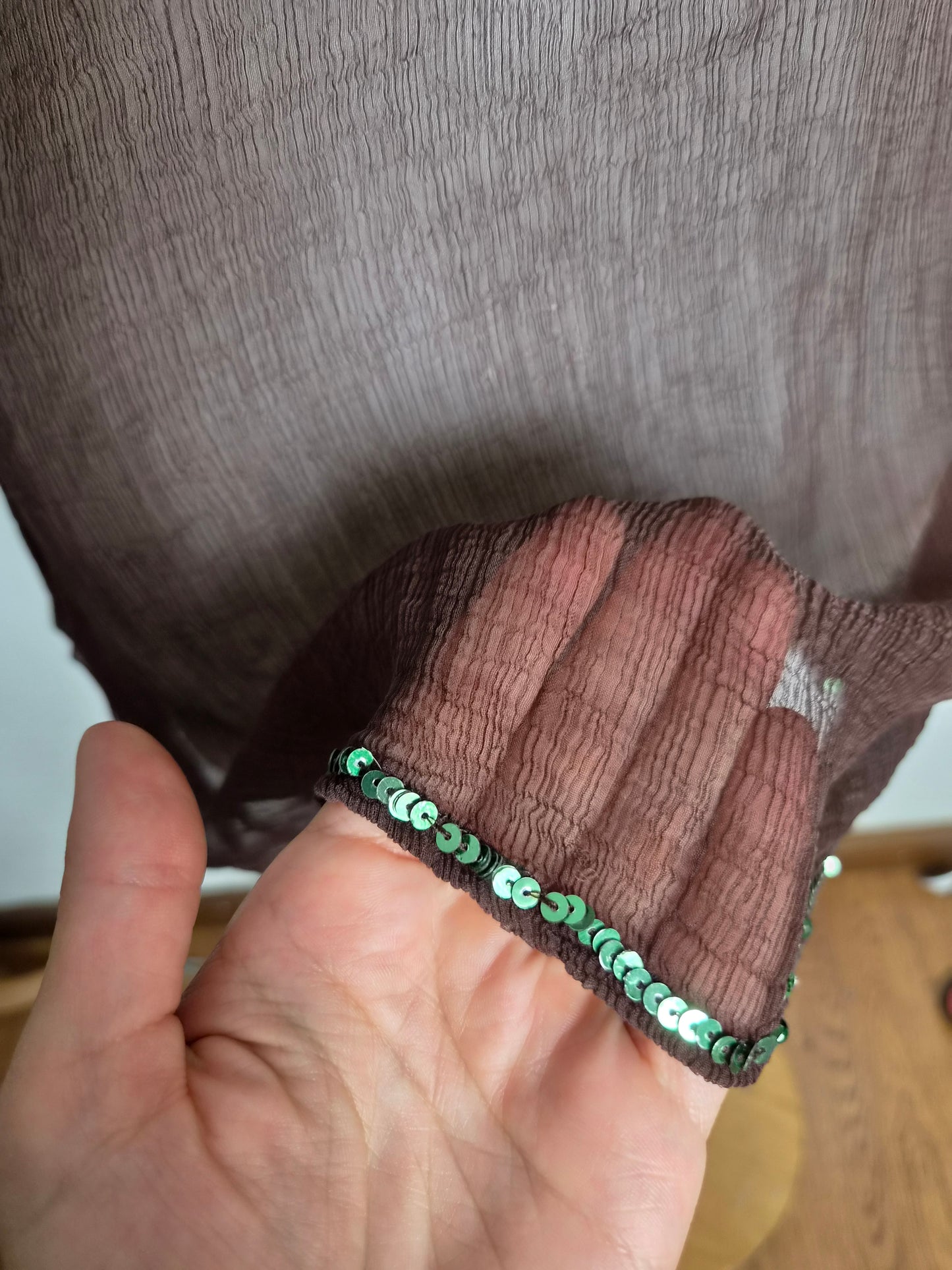 Haut en voile marron détails broderies