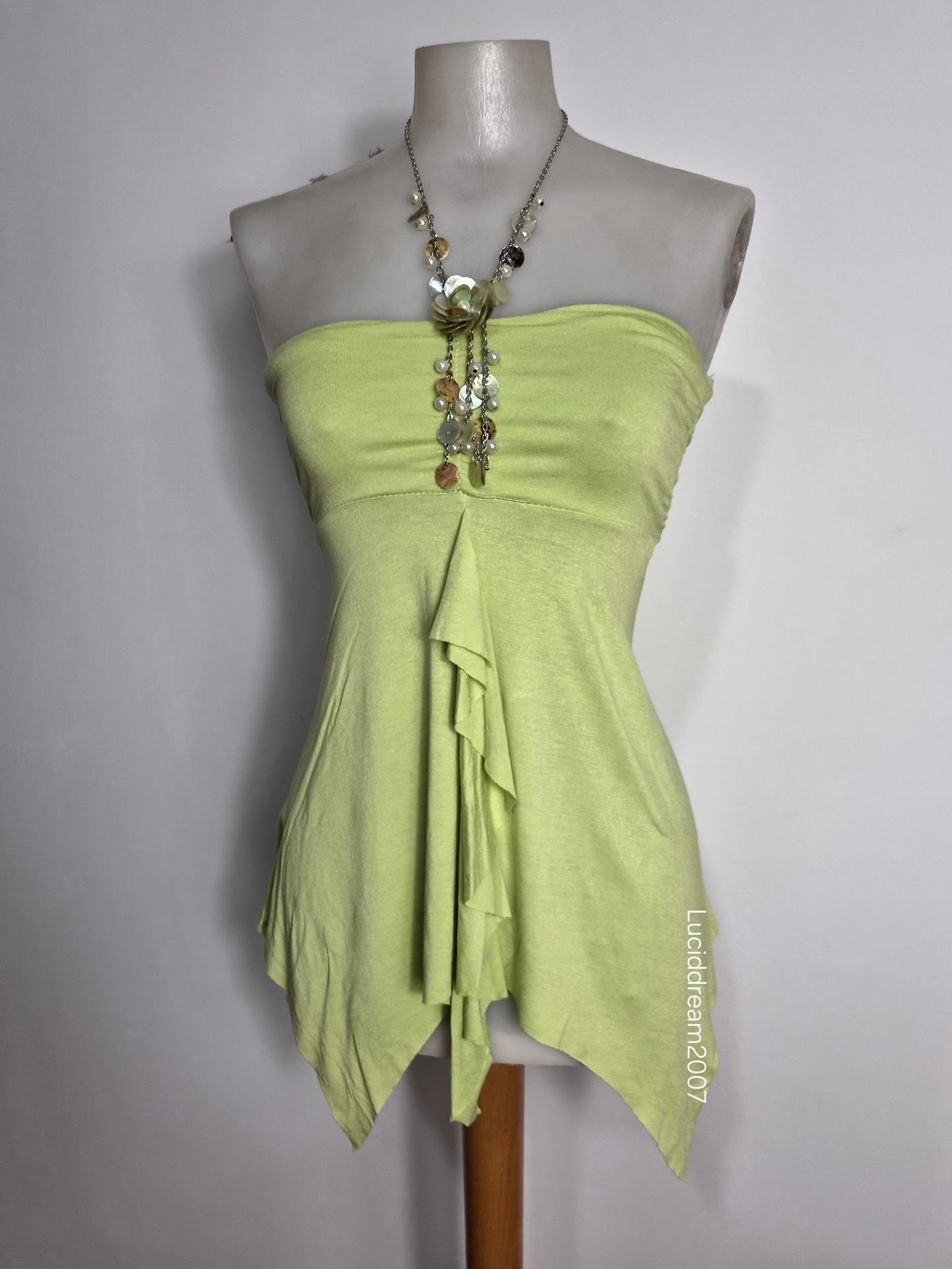Haut asymétrique détails bijou