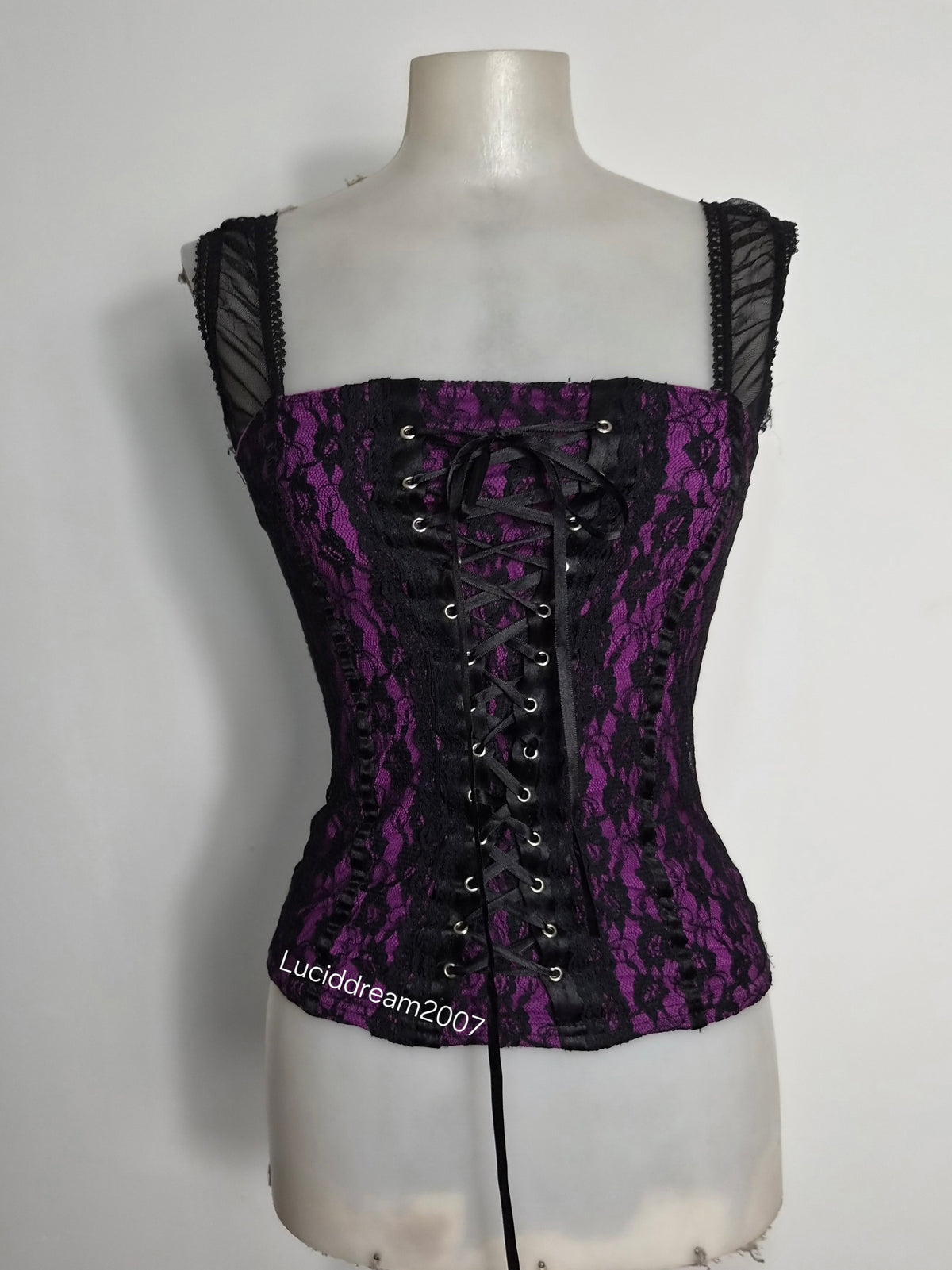 Haut esprit corset violet et noir