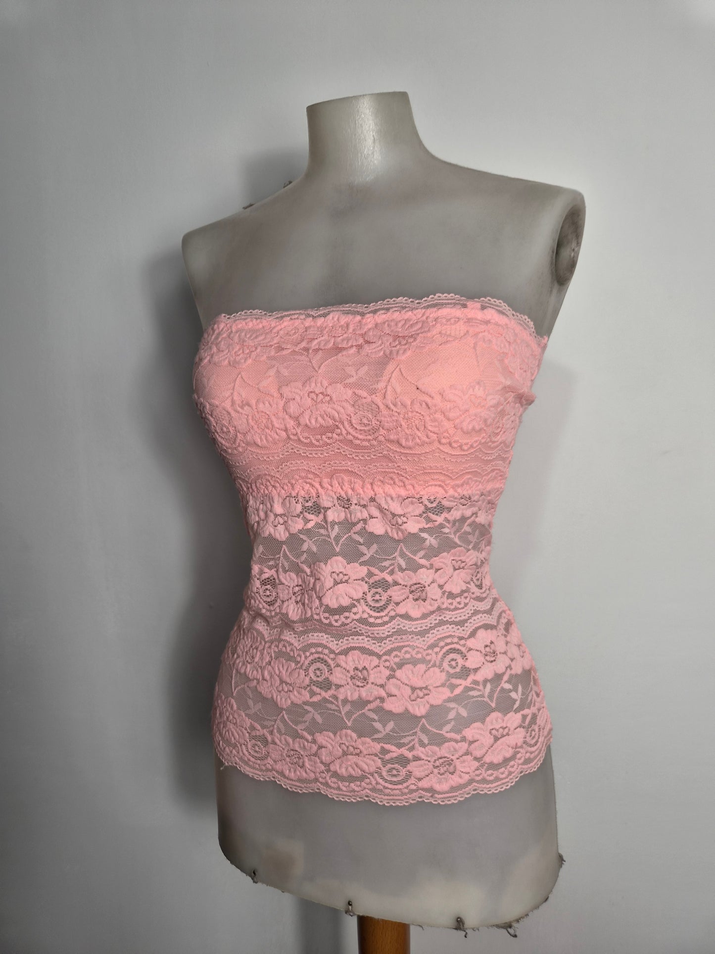 Bustier en dentelle rose