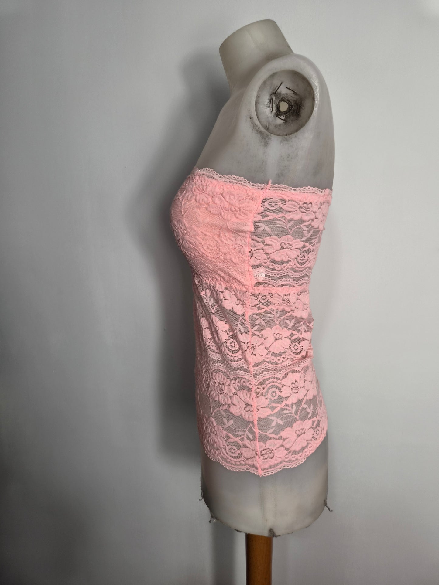 Bustier en dentelle rose